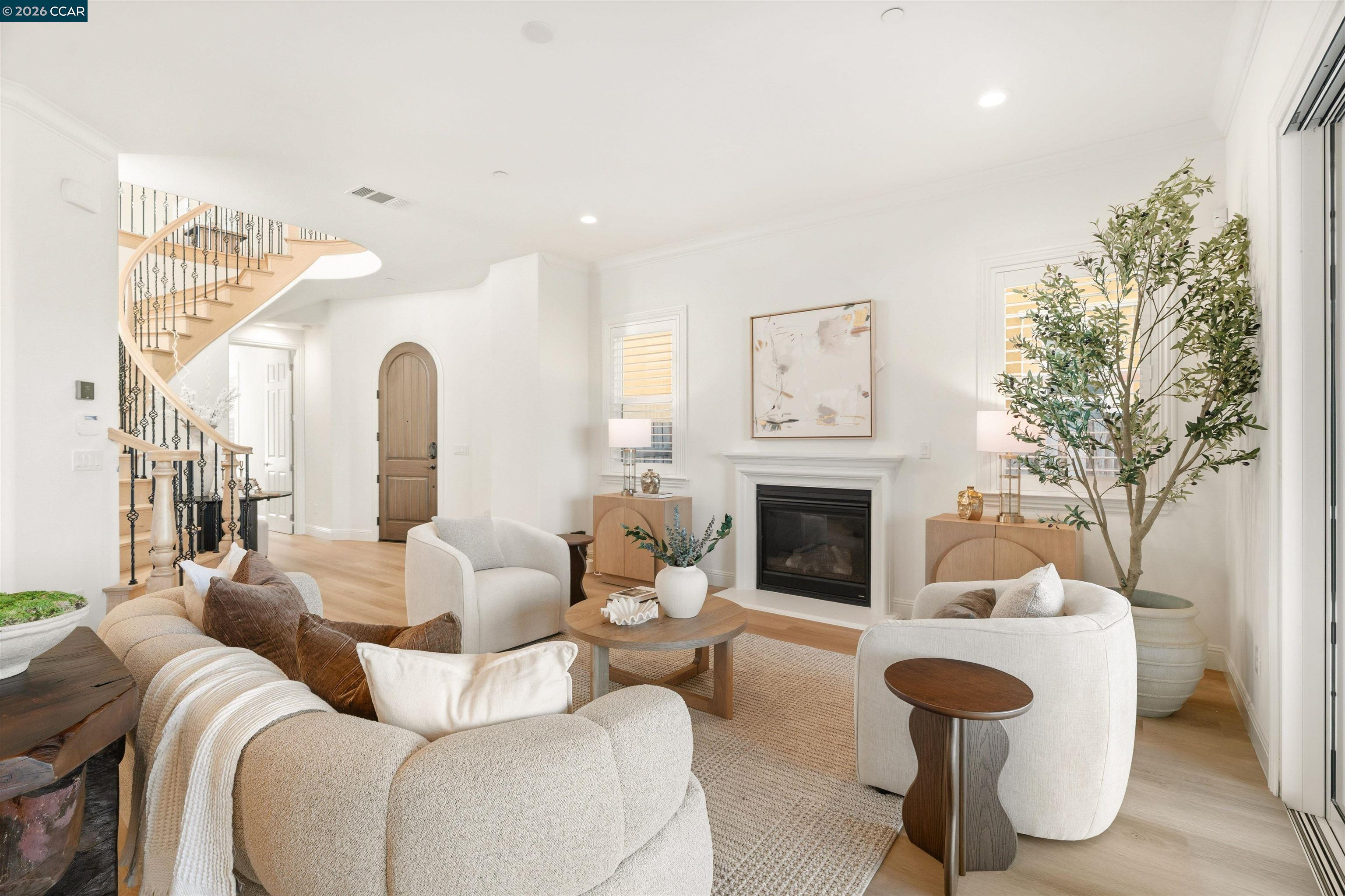 1195 Trumpet Vine Ln