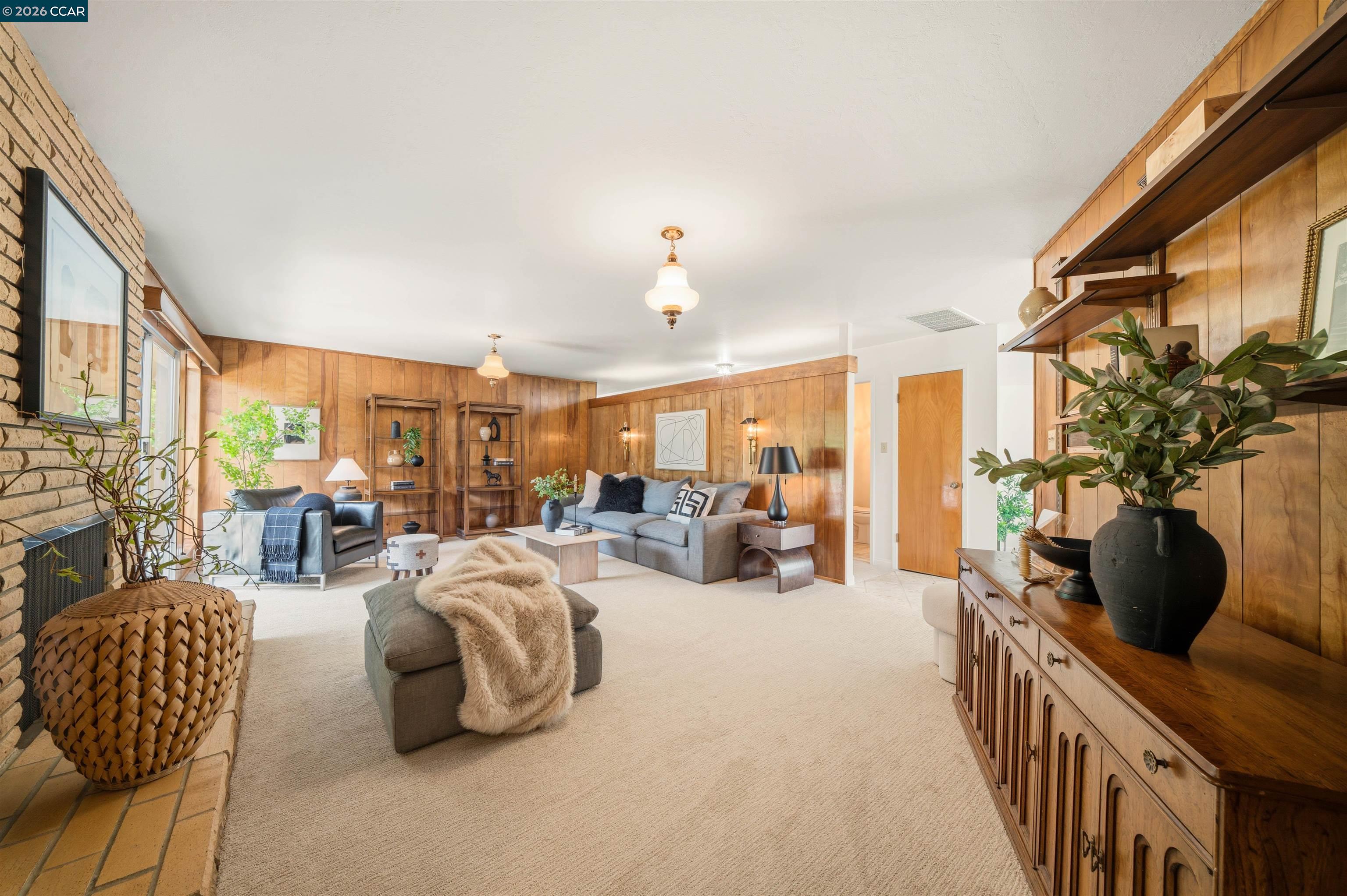 16985 Lamont Ct