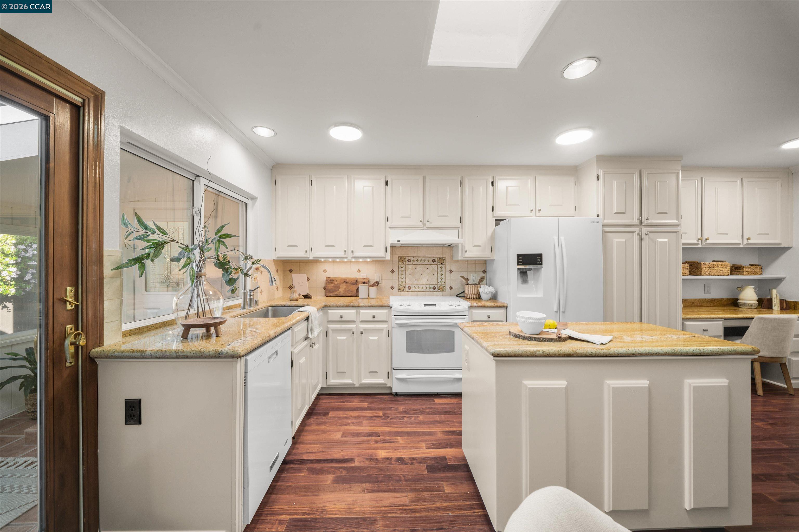 7591 Northland Pl