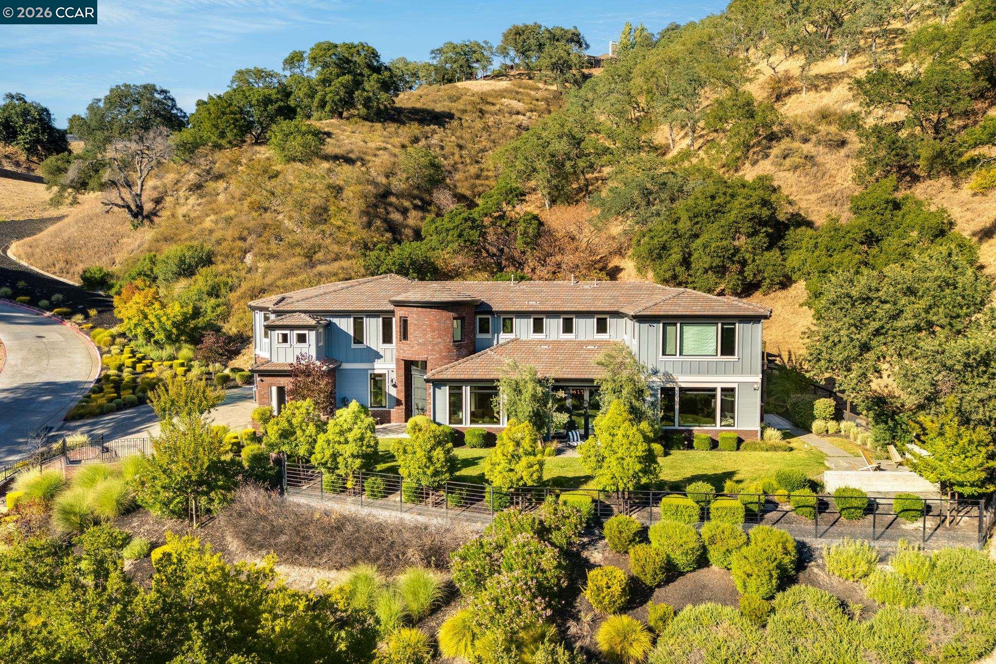 401 Legacy Dr