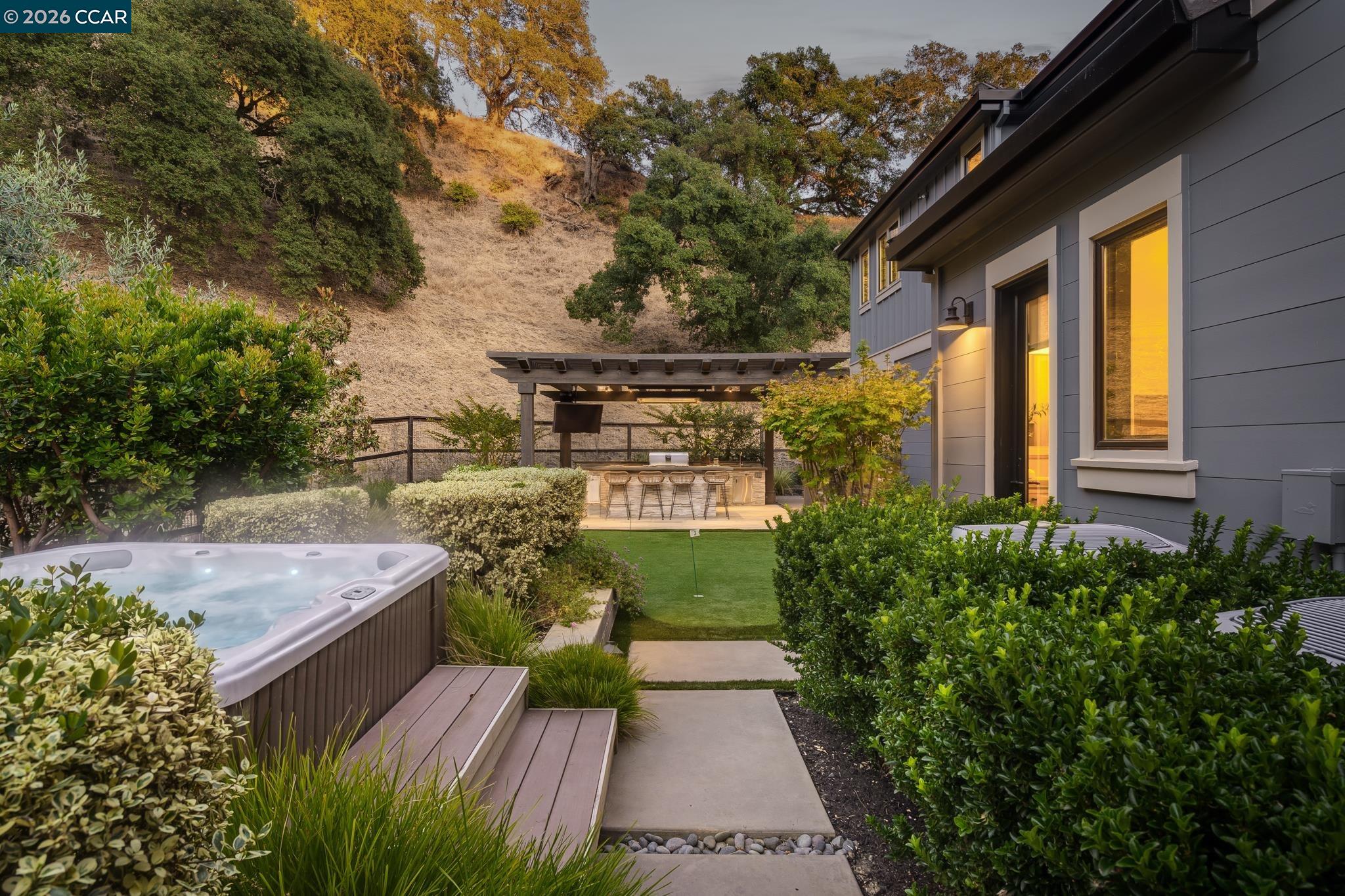 401 Legacy Dr