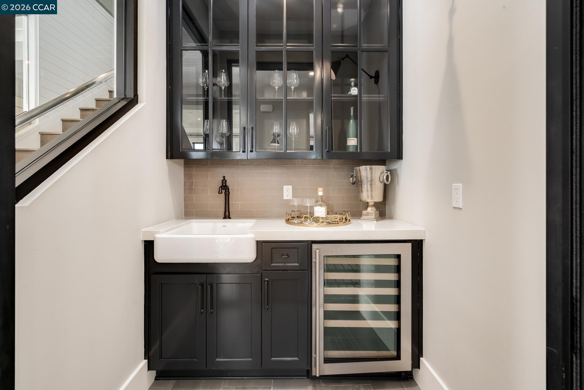 401 Legacy Dr