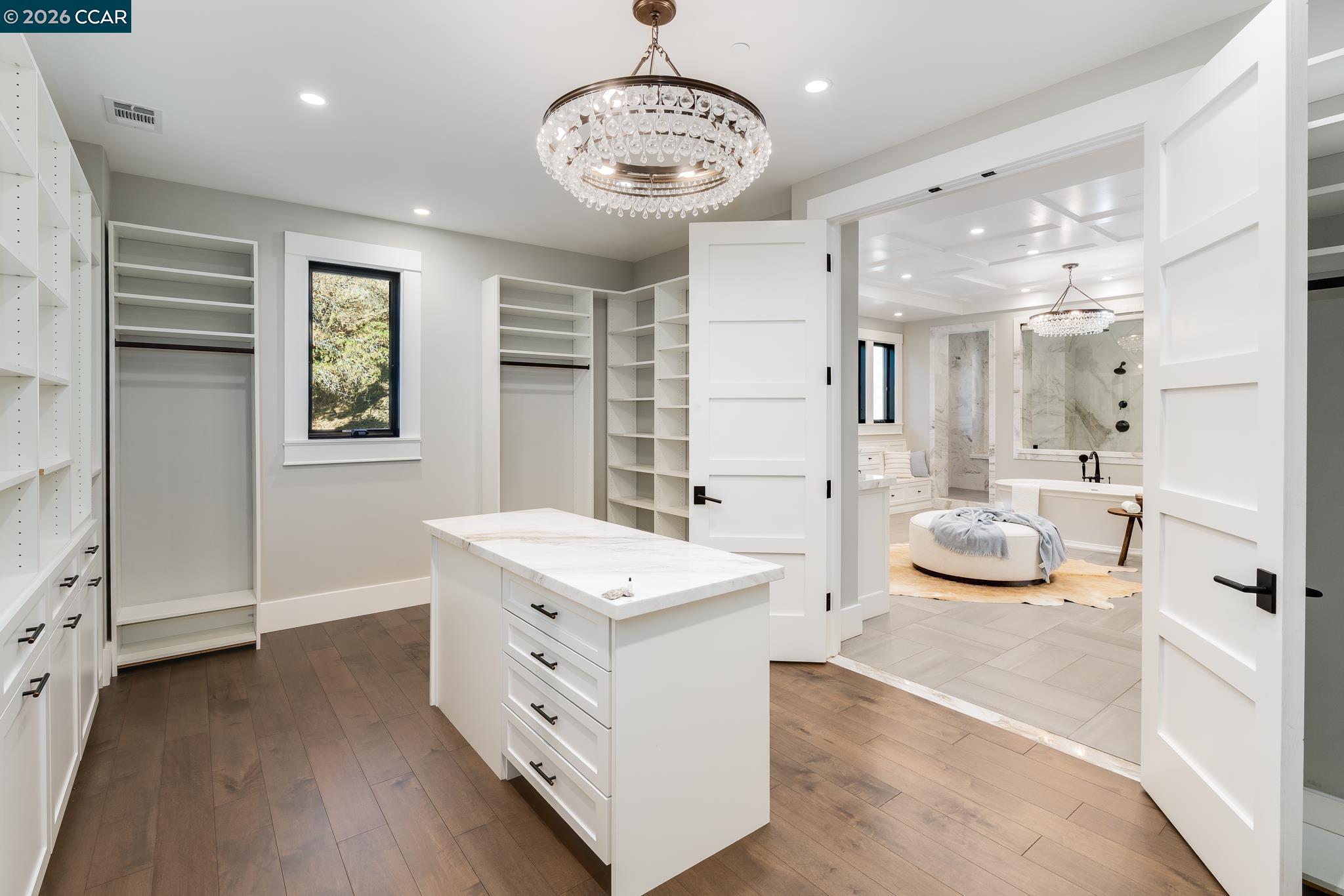 401 Legacy Dr