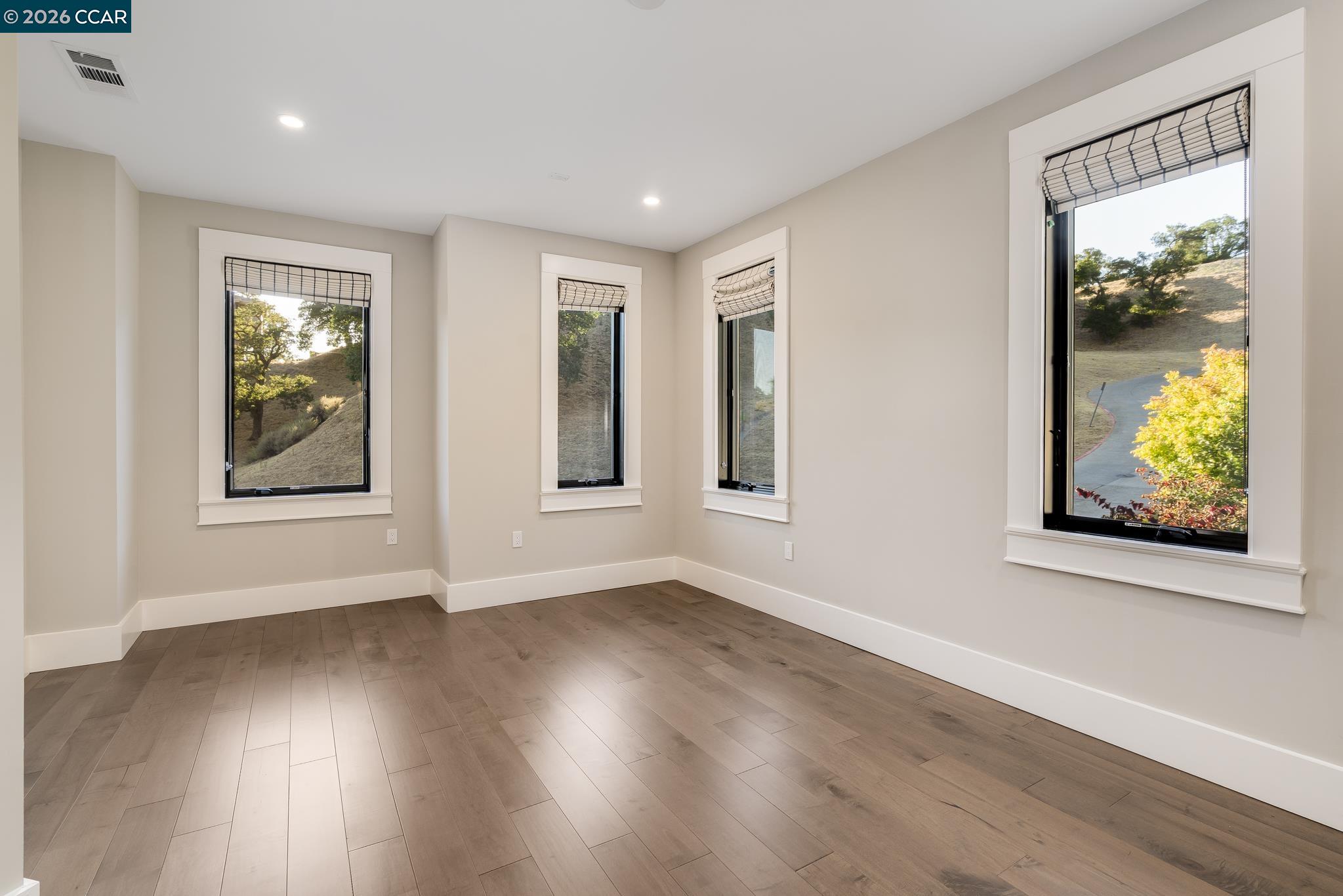 401 Legacy Dr