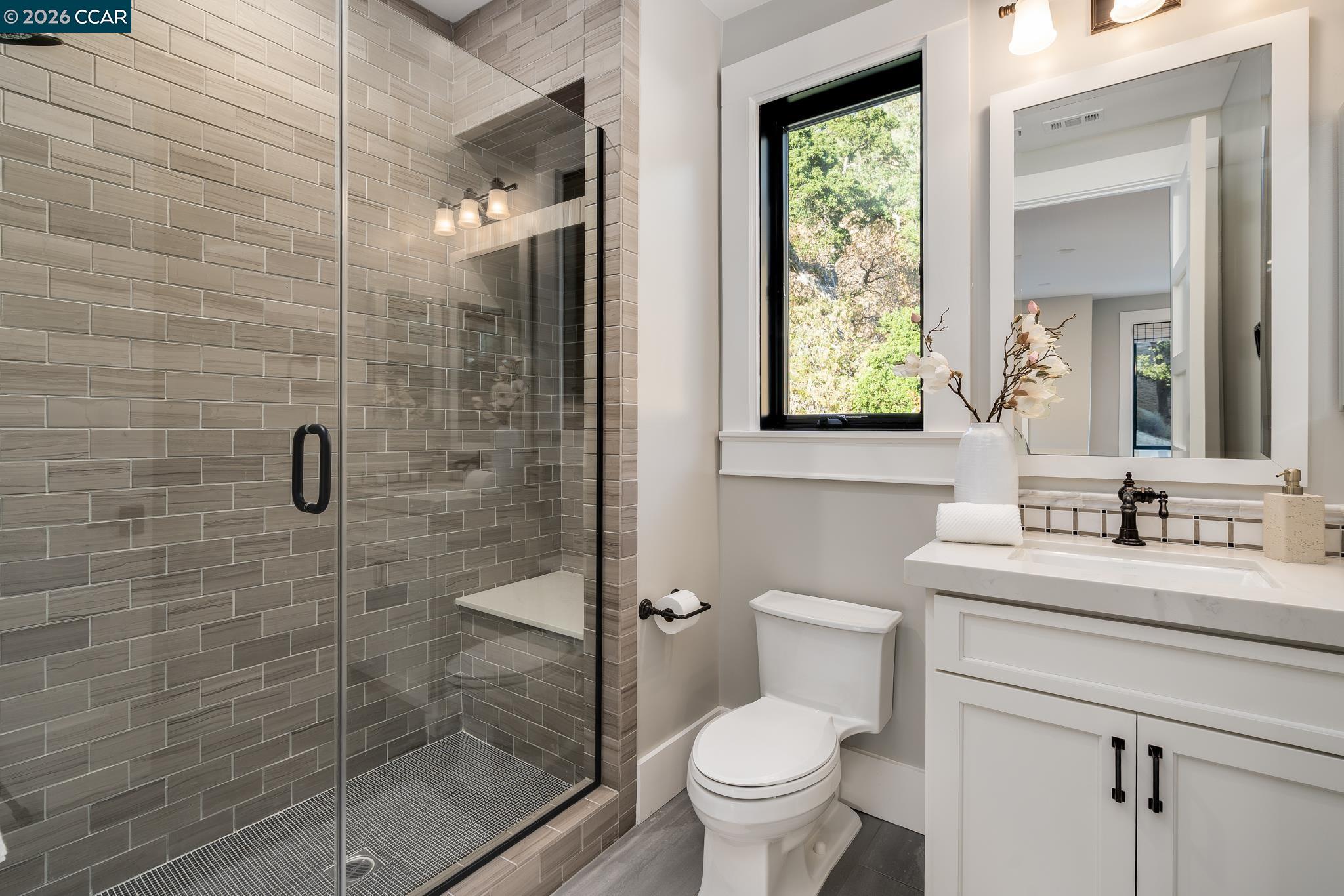401 Legacy Dr