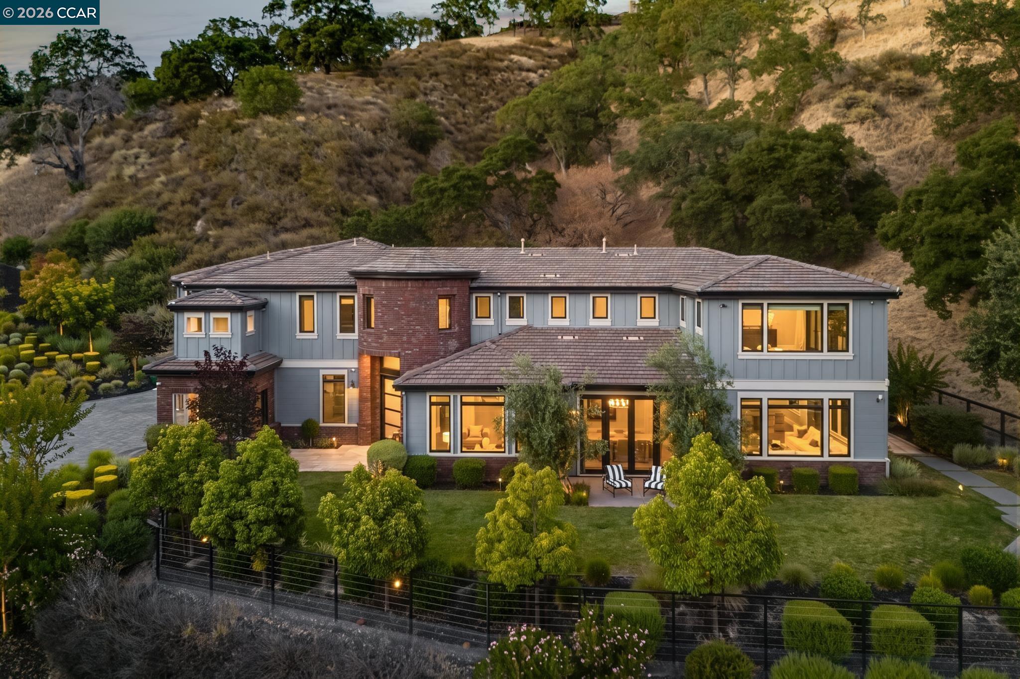 401 Legacy Dr