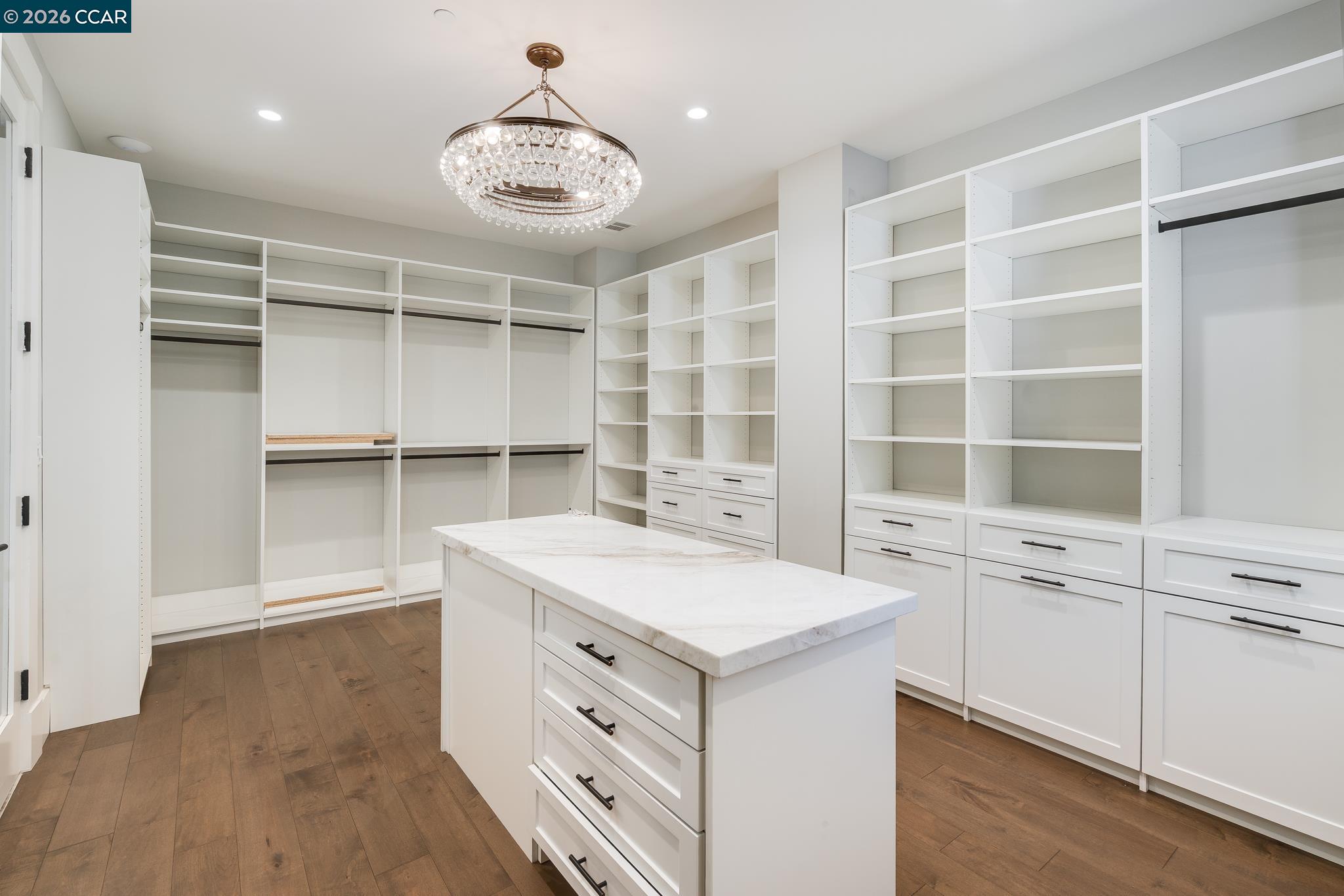 401 Legacy Dr