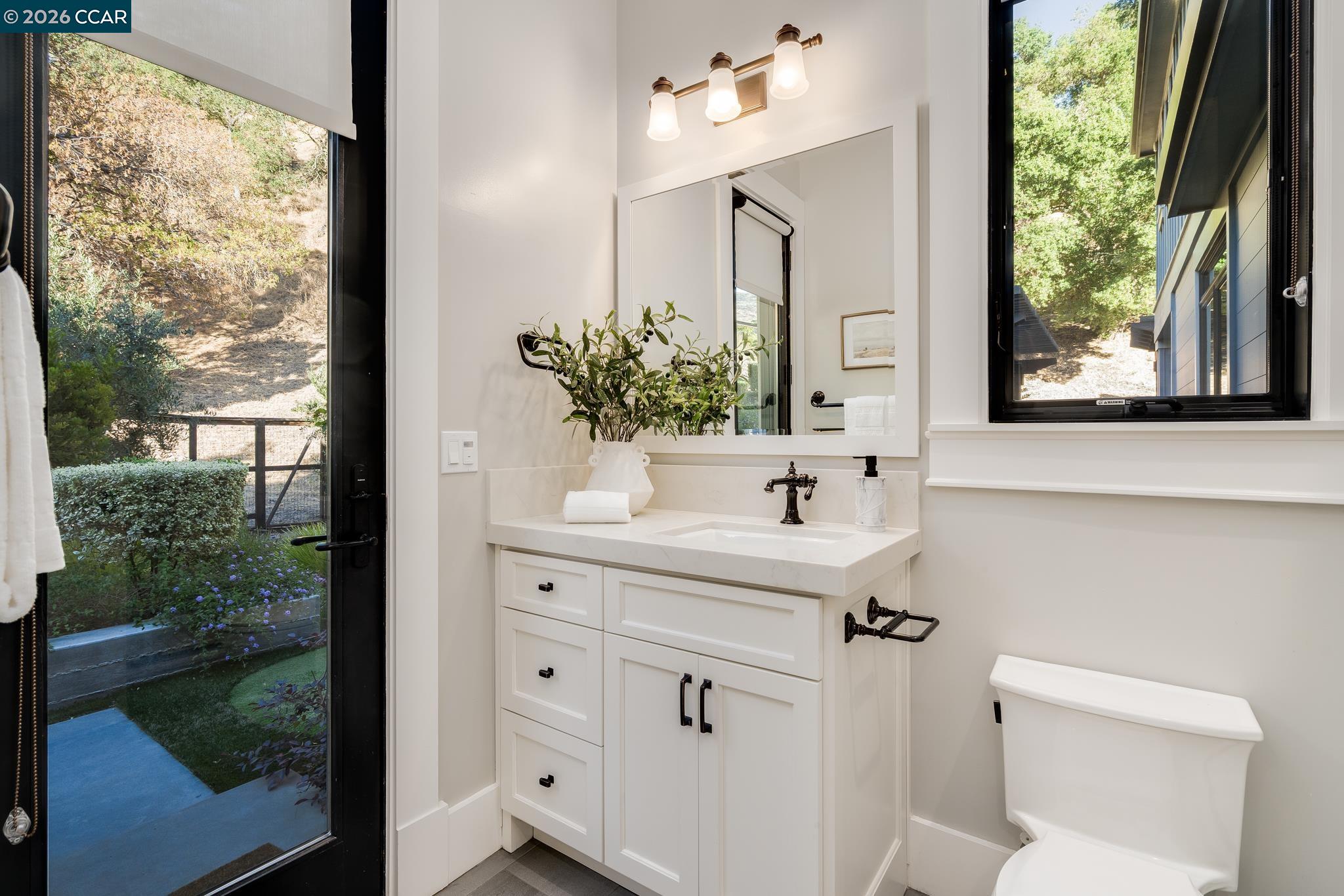 401 Legacy Dr