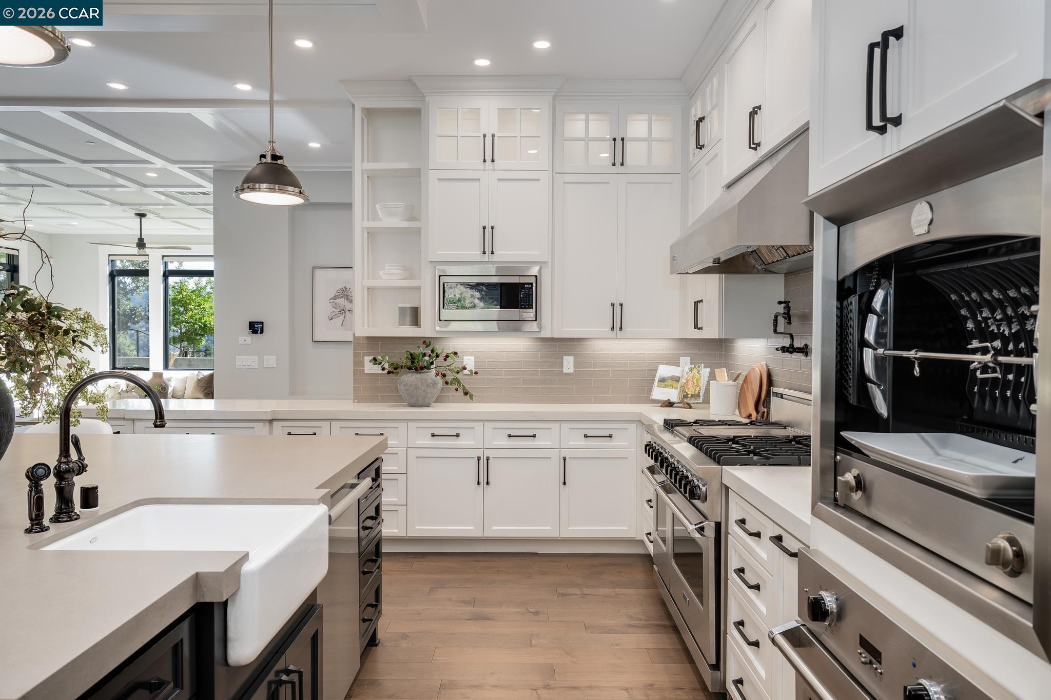 401 Legacy Dr