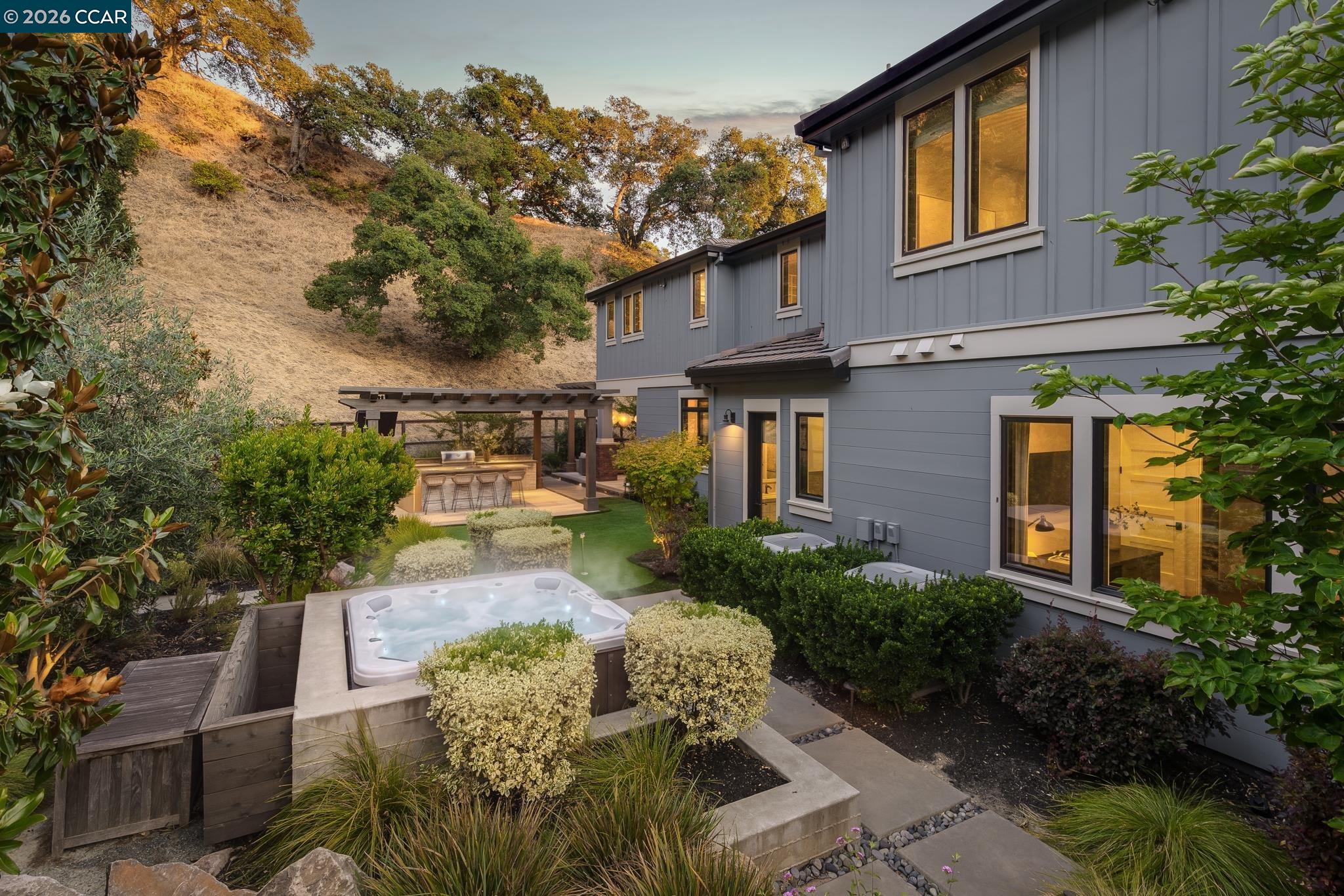 401 Legacy Dr
