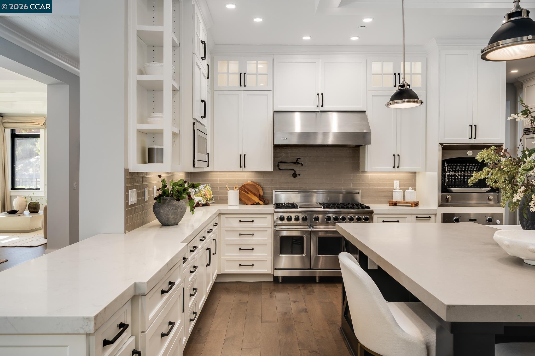 401 Legacy Dr