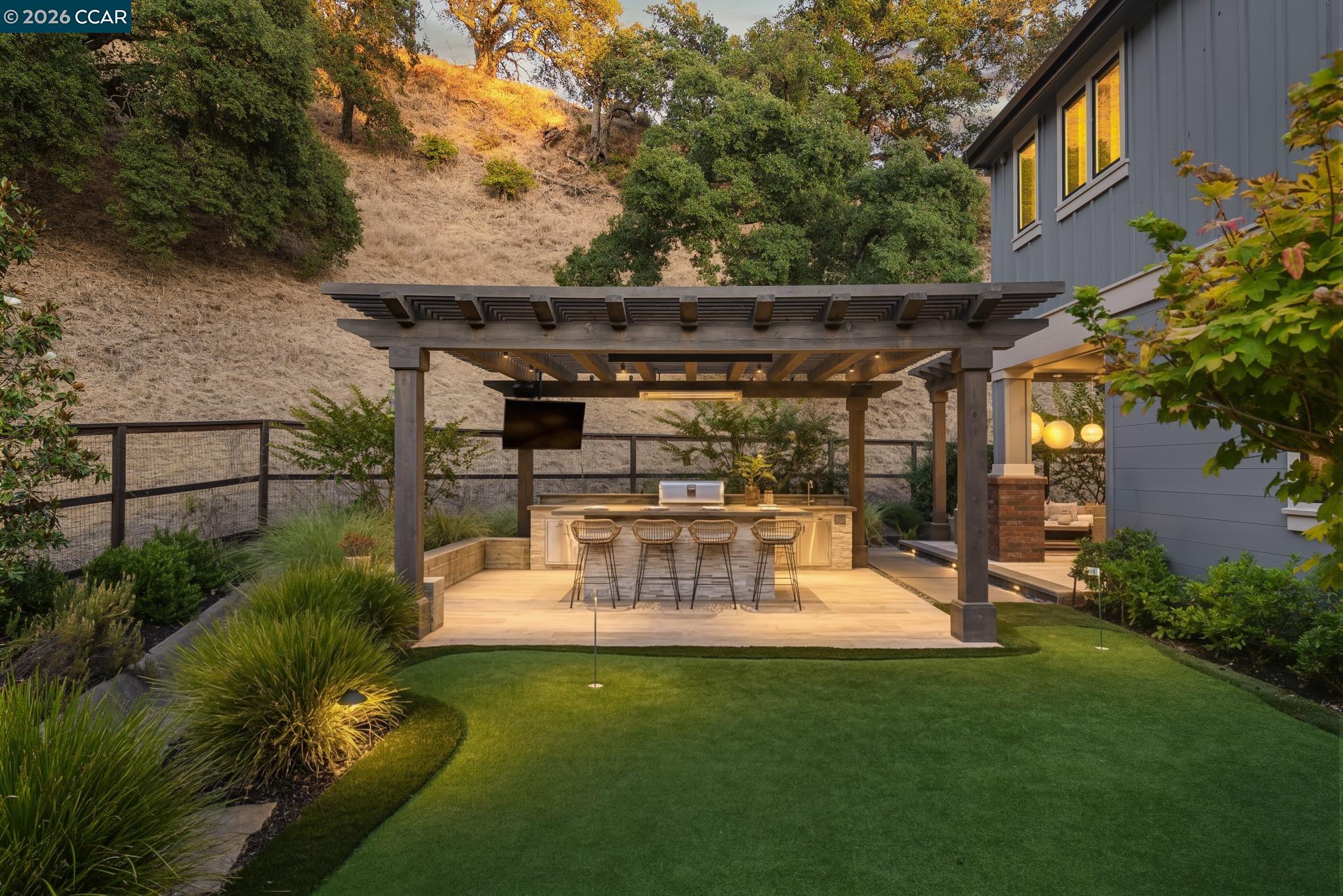 401 Legacy Dr