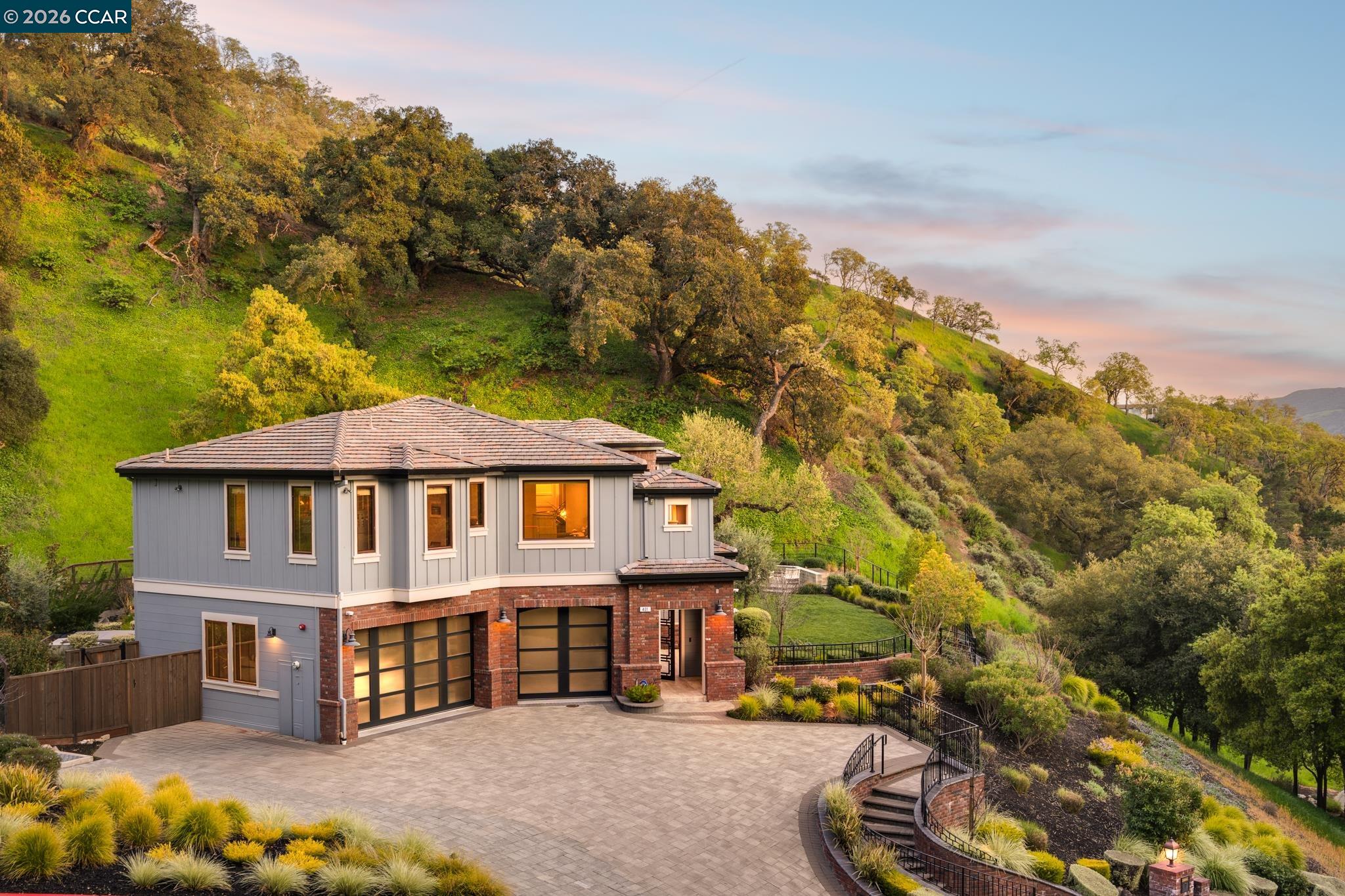401 Legacy Dr