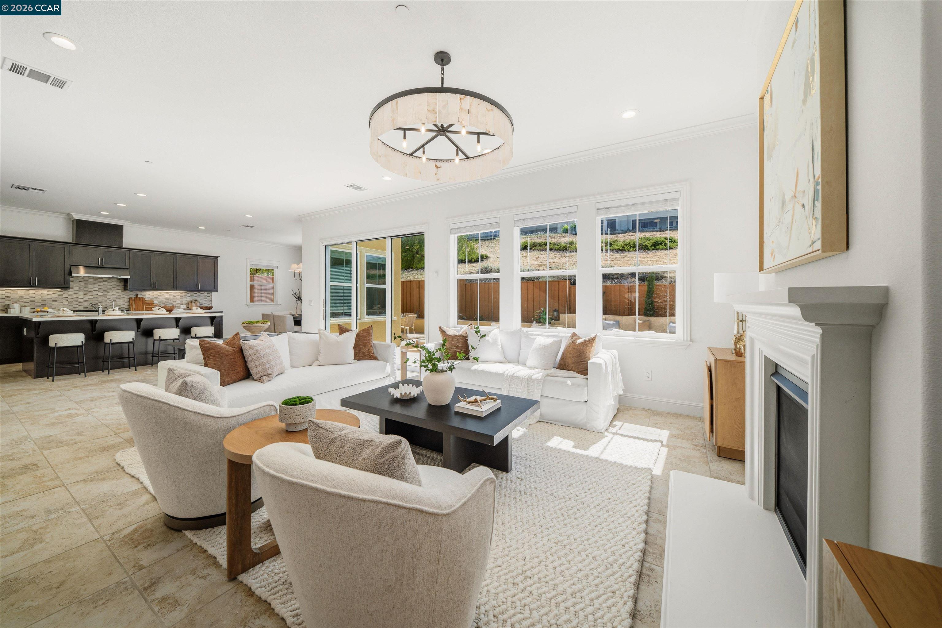 1124 Rosamund Dr