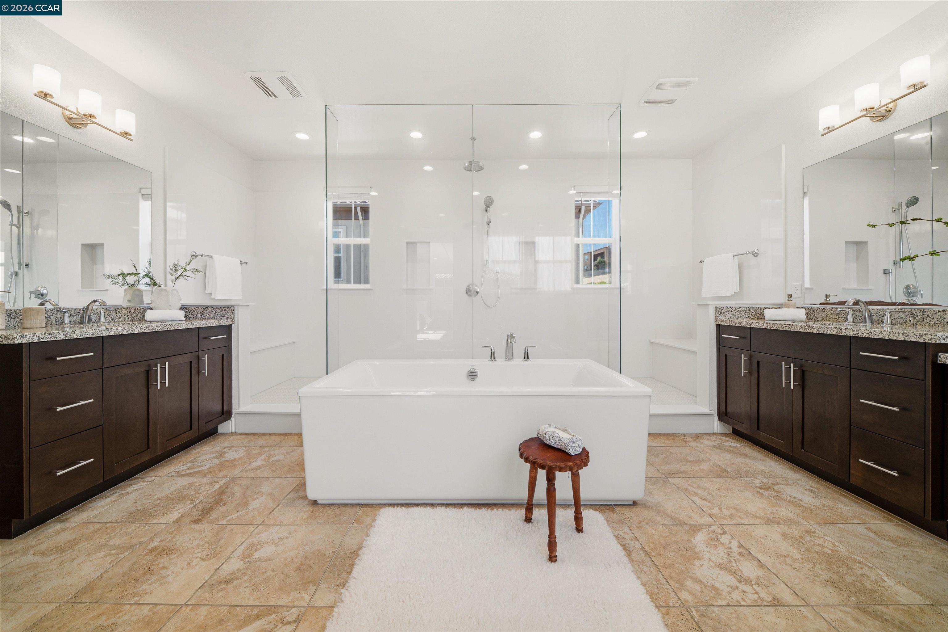 1124 Rosamund Dr
