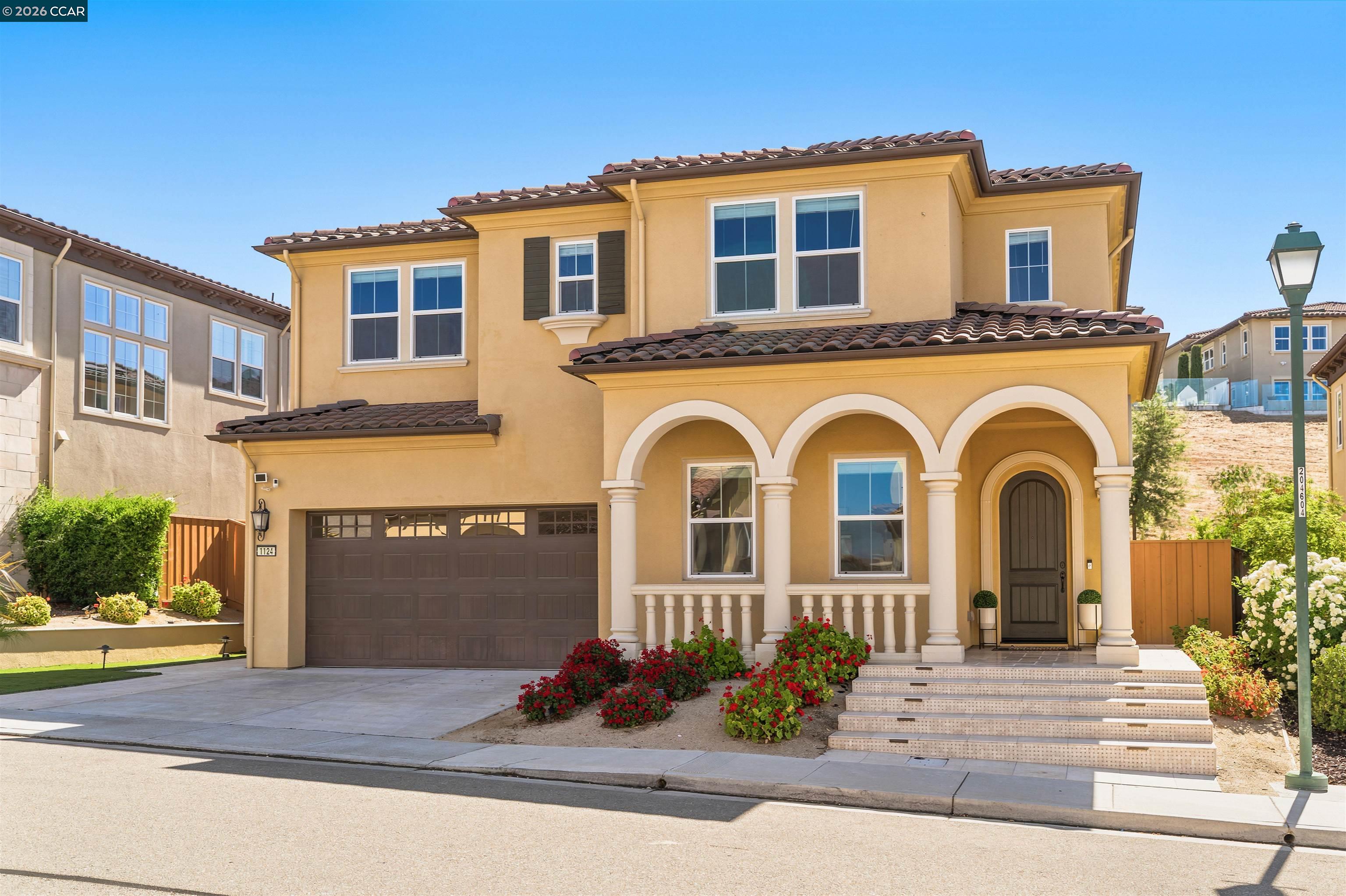 1124 Rosamund Dr
