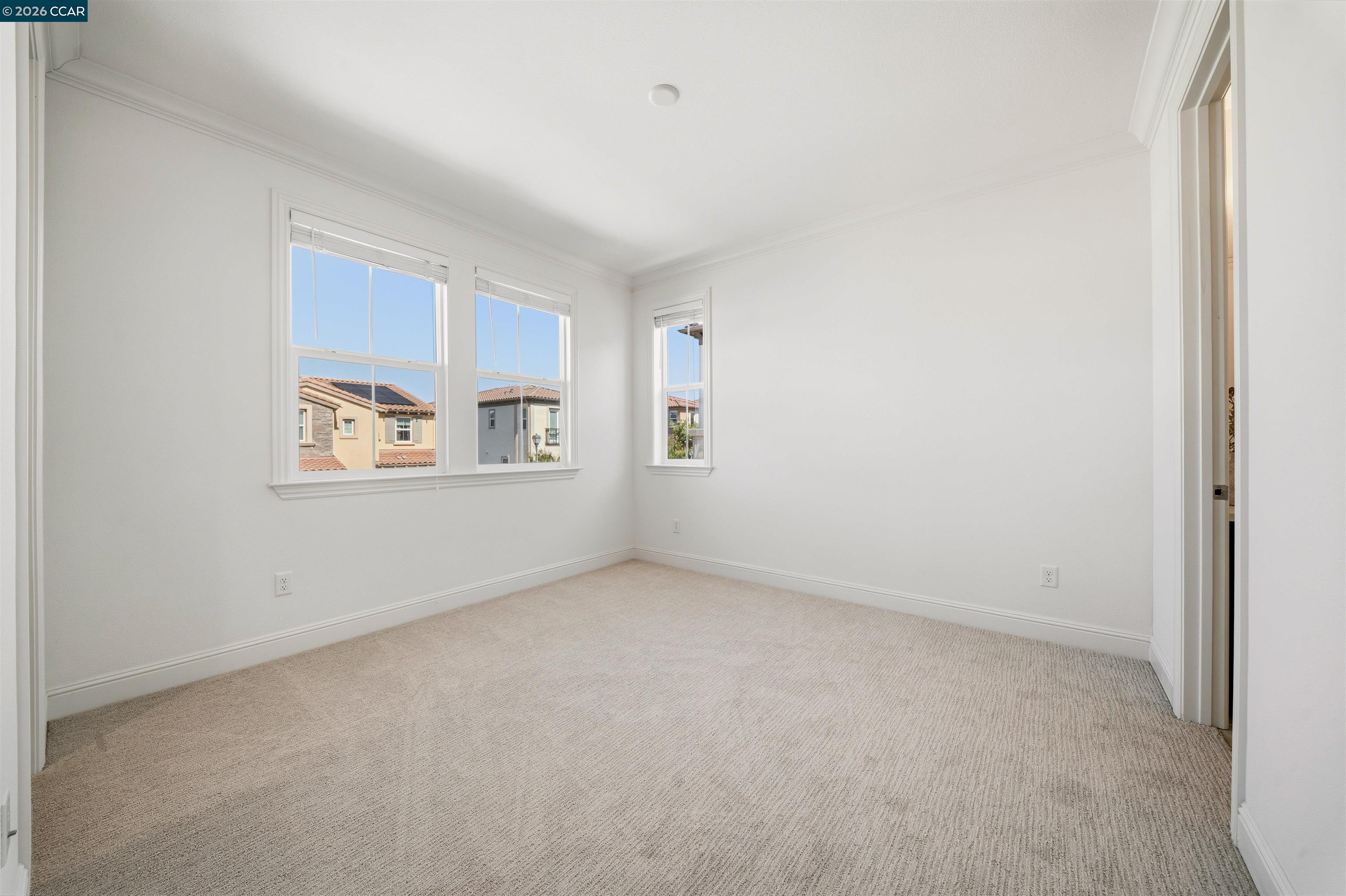 1124 Rosamund Dr