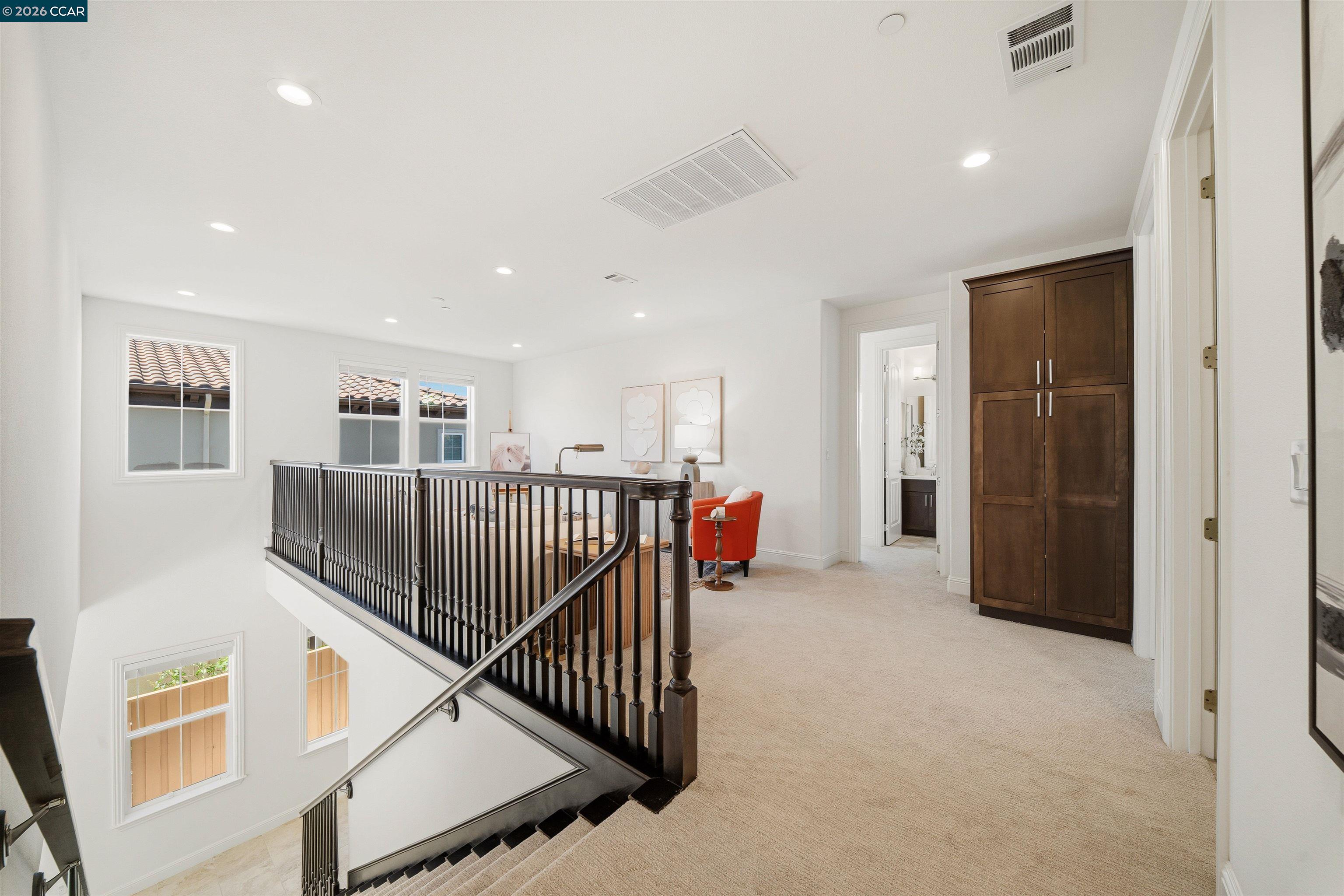 1124 Rosamund Dr