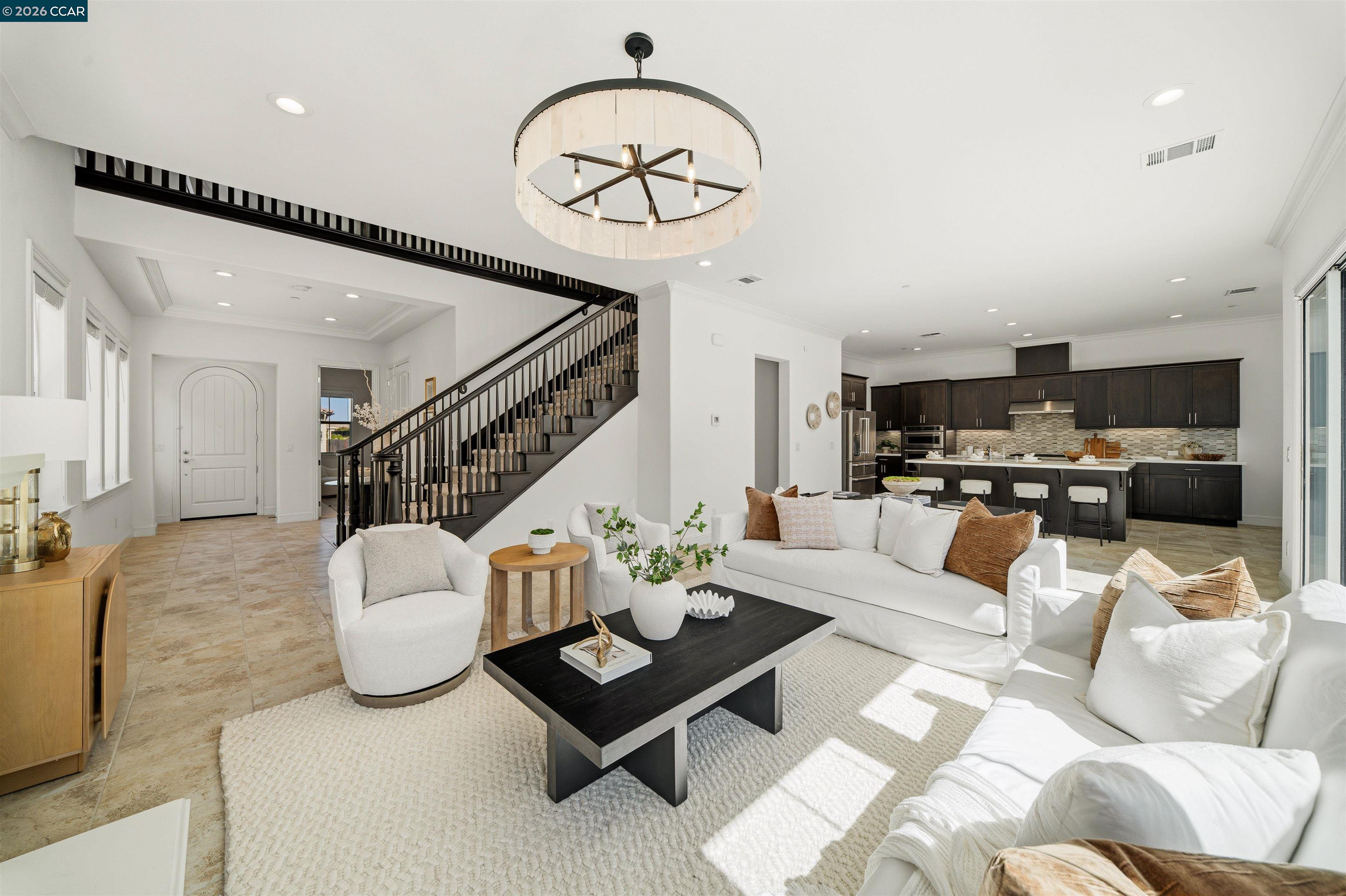 1124 Rosamund Dr