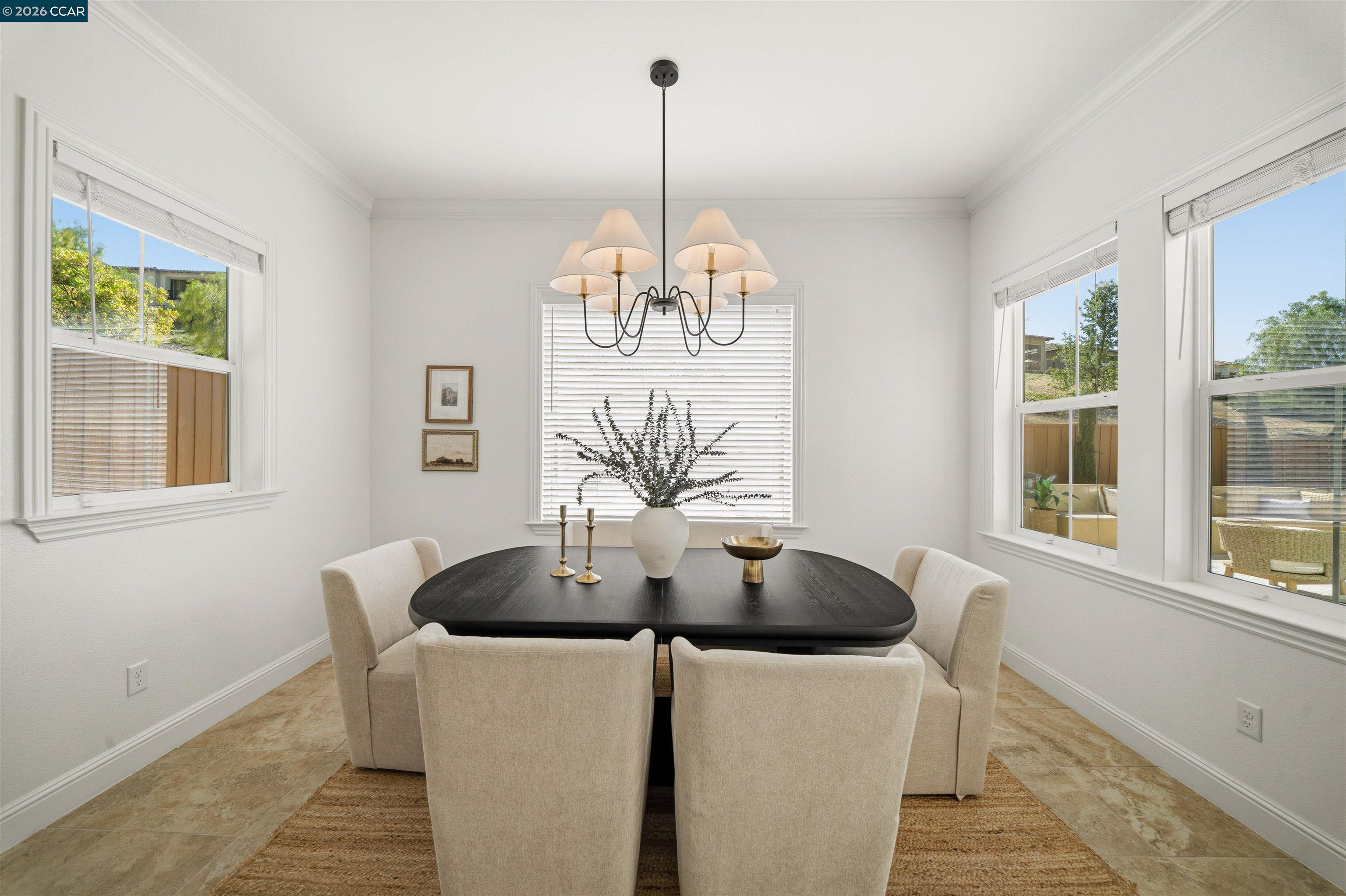 1124 Rosamund Dr