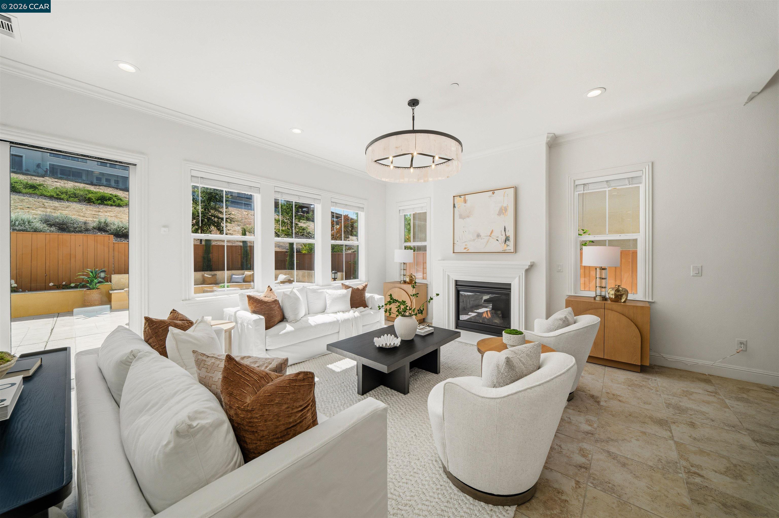 1124 Rosamund Dr