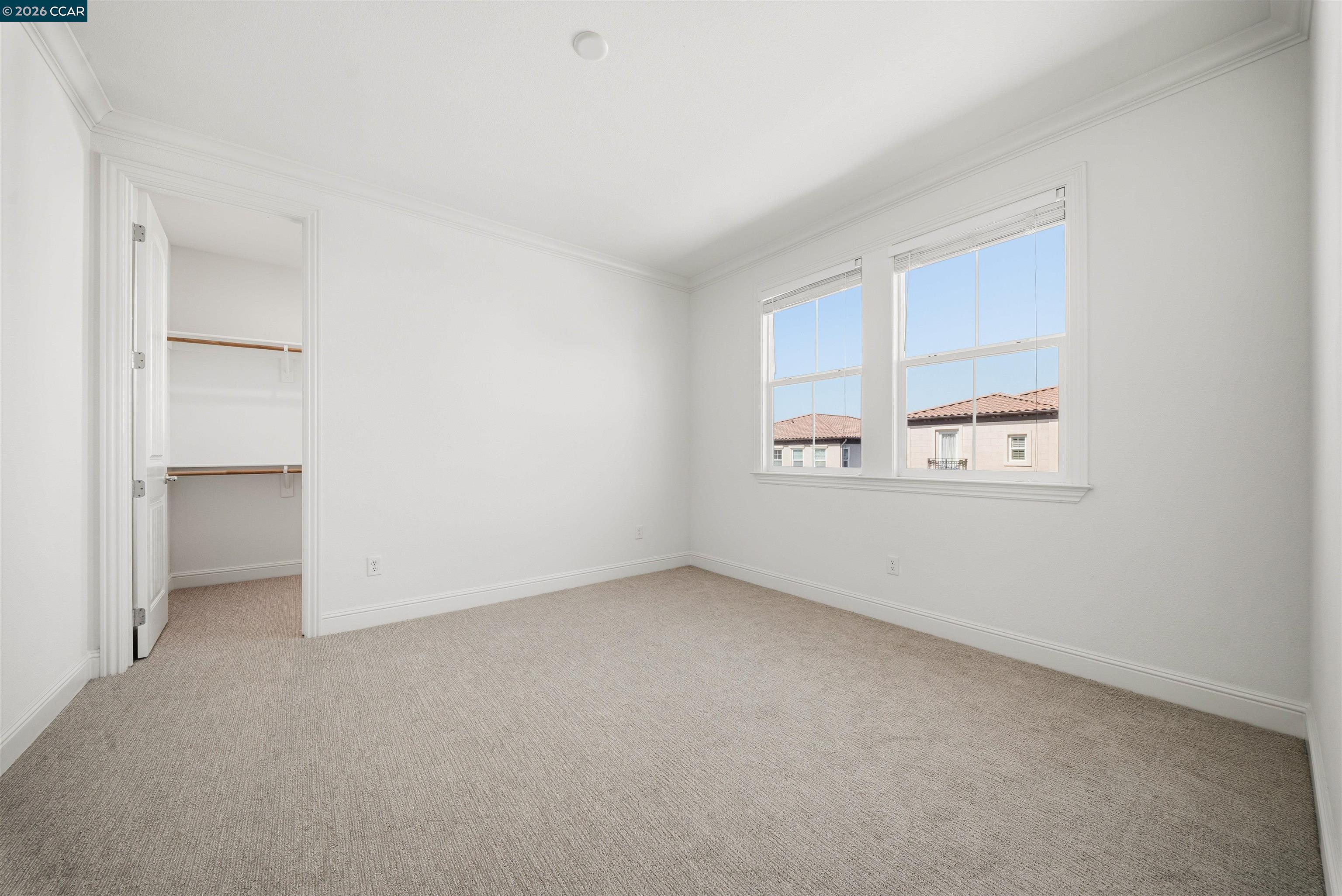 1124 Rosamund Dr