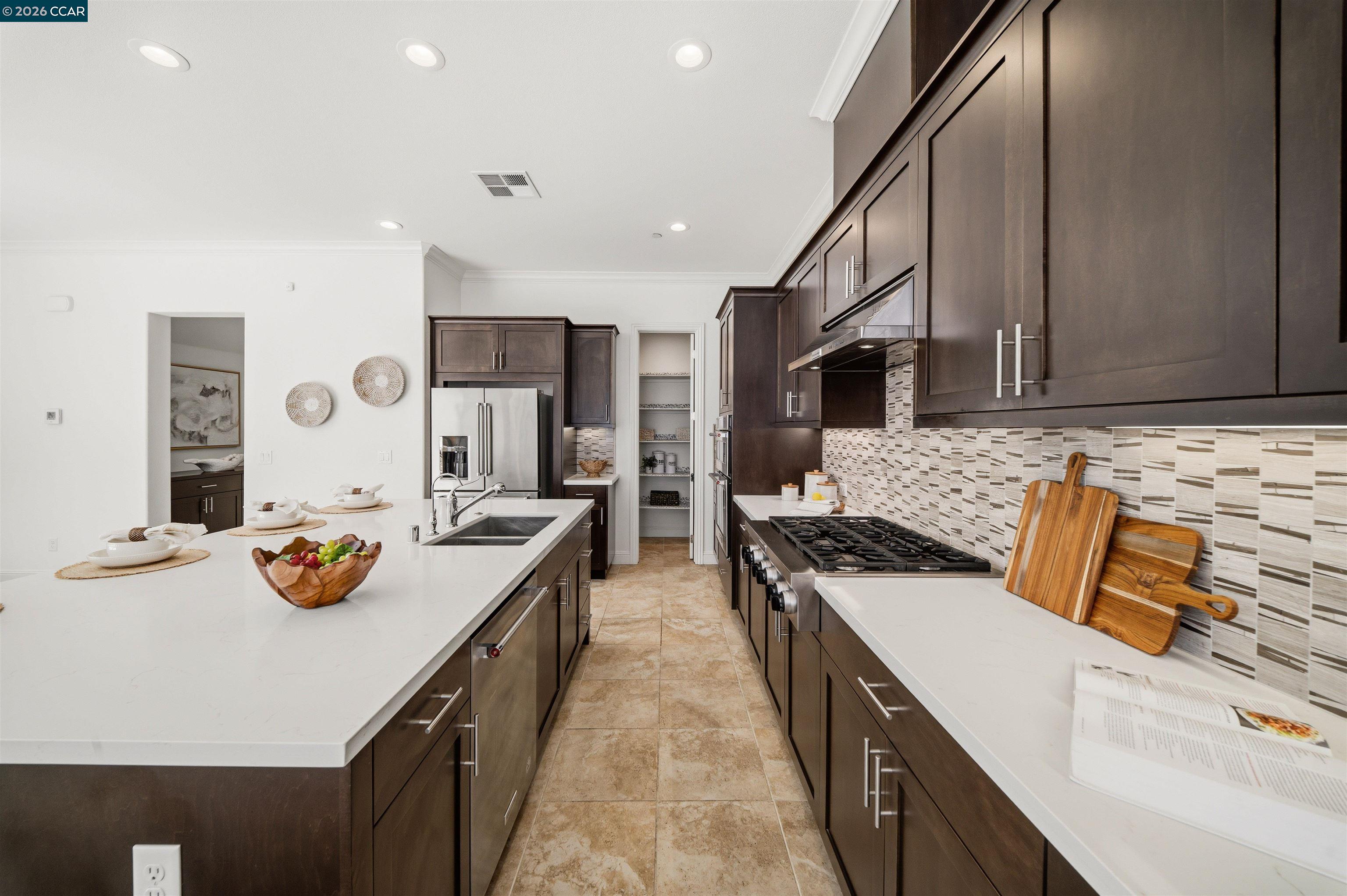 1124 Rosamund Dr