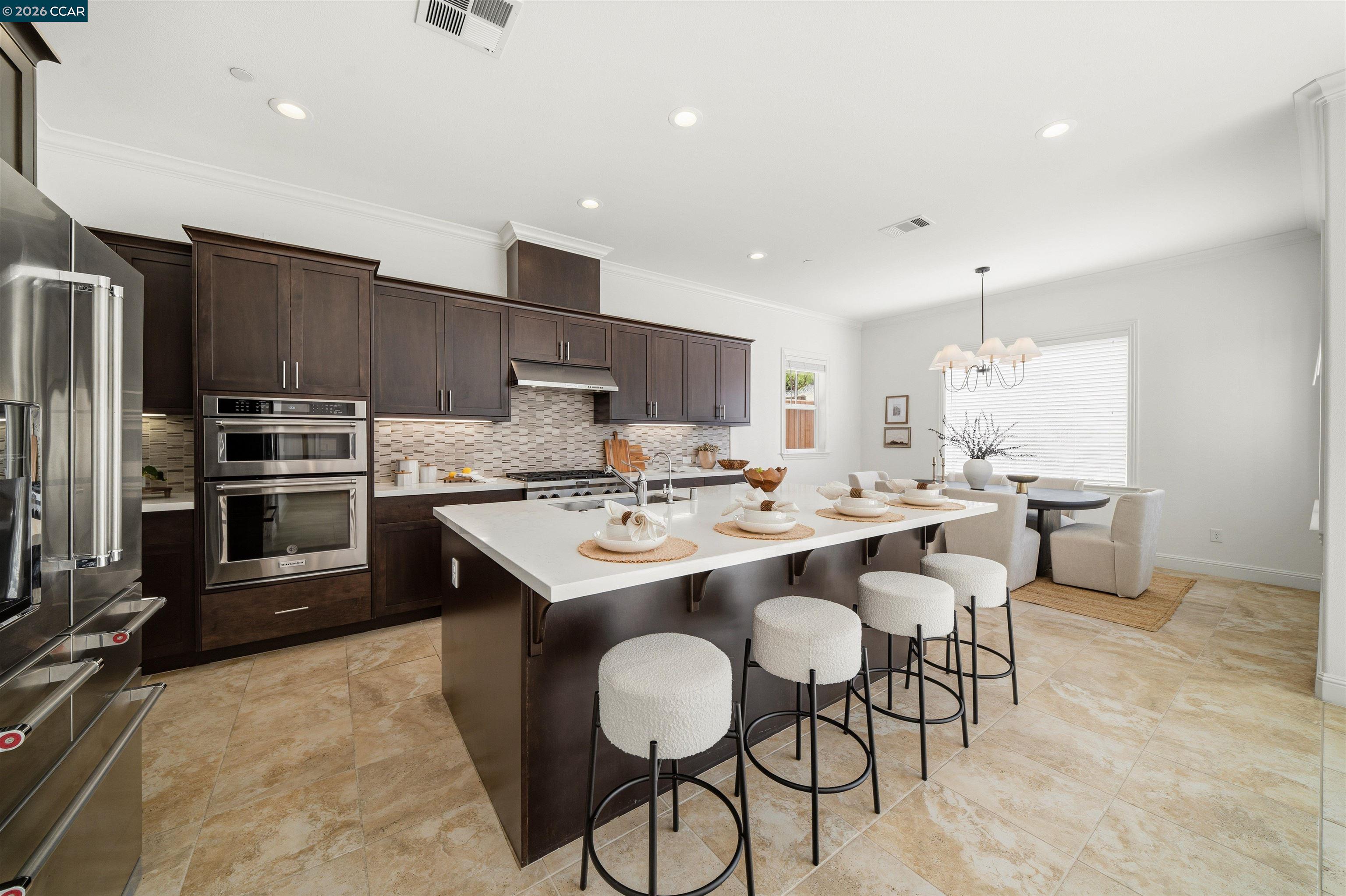 1124 Rosamund Dr