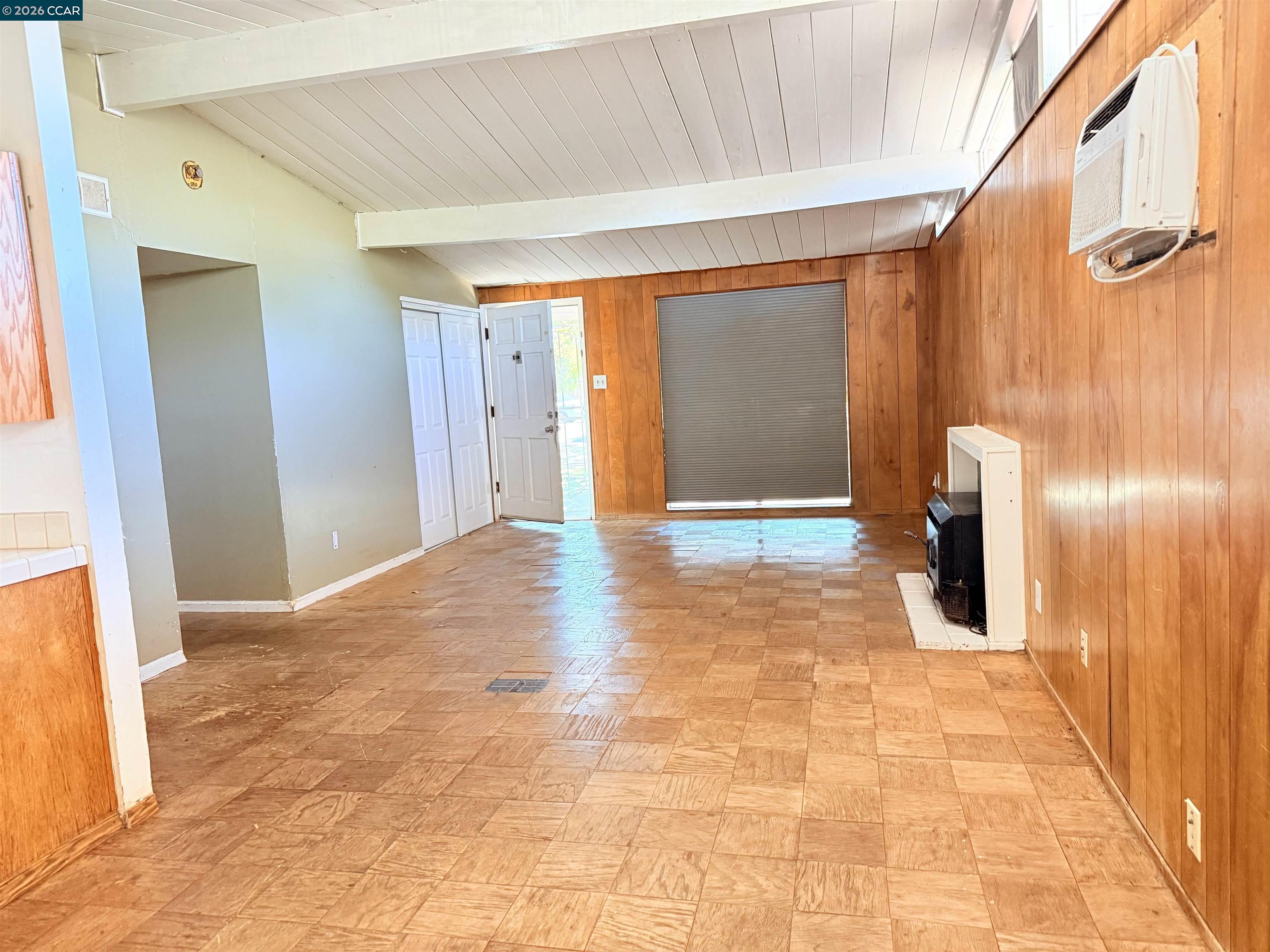 1904 Solano Ct