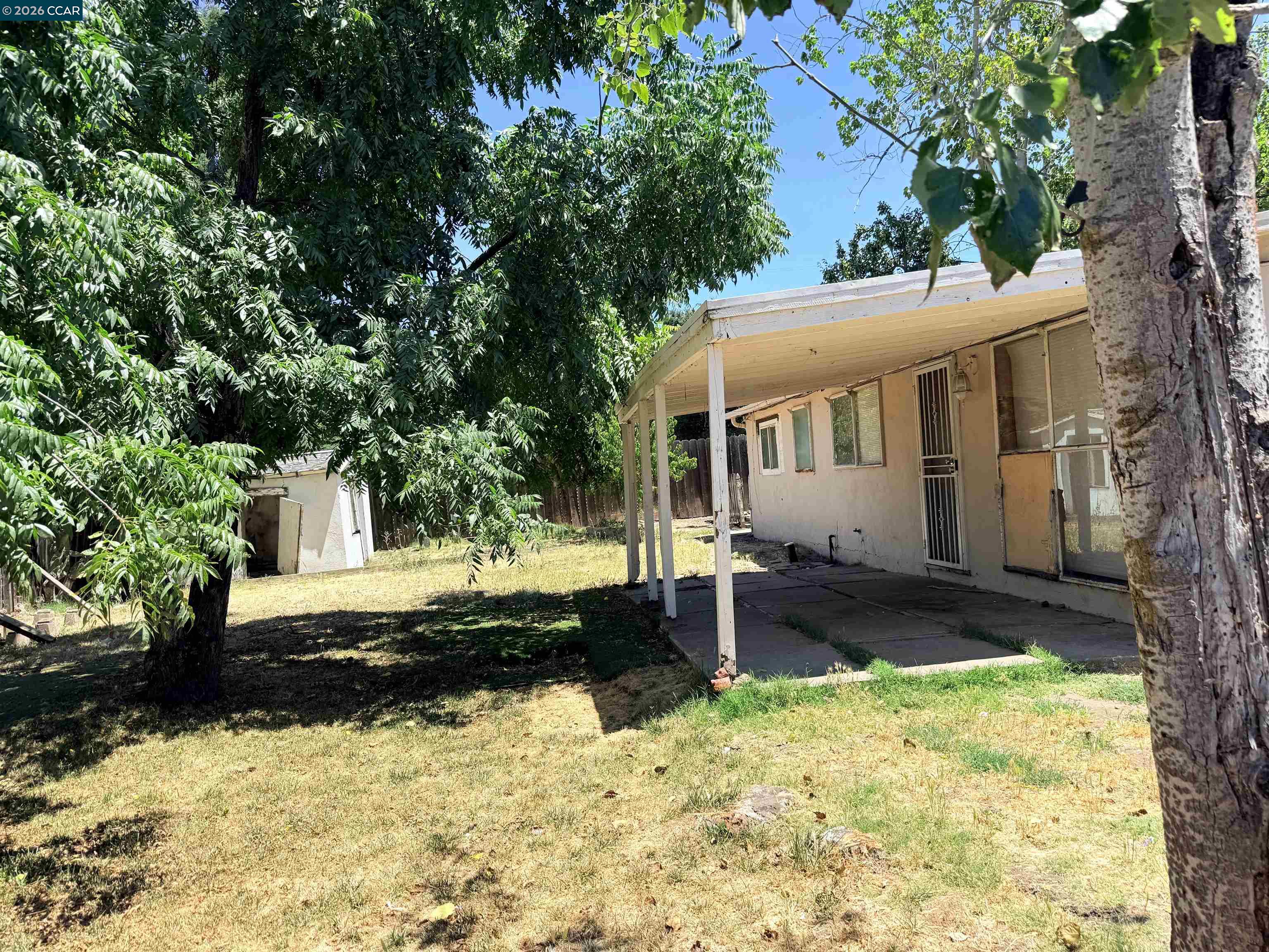 1904 Solano Ct
