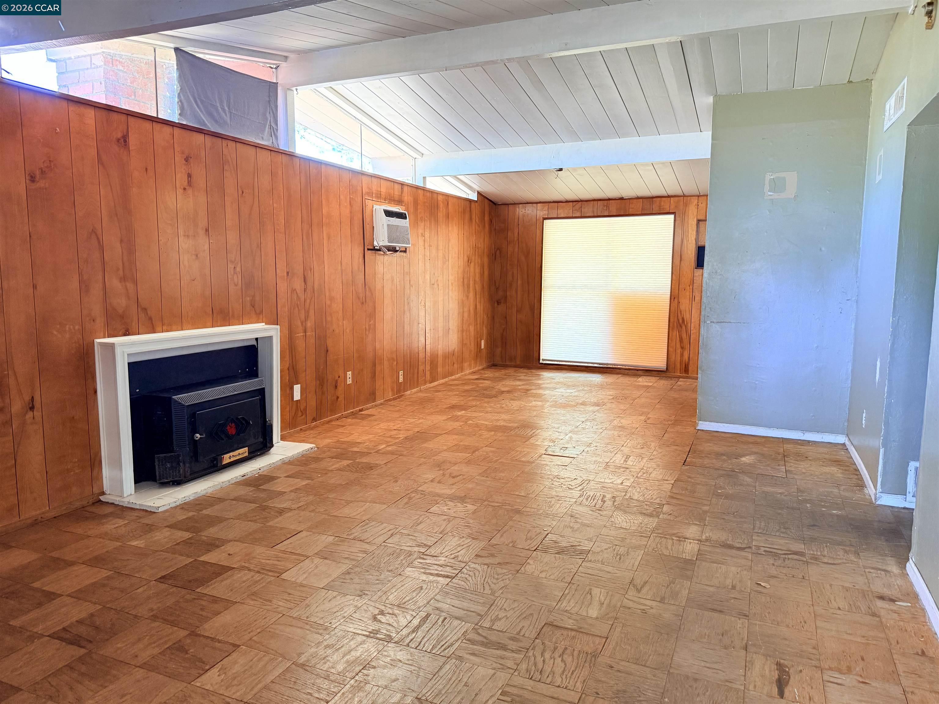 1904 Solano Ct