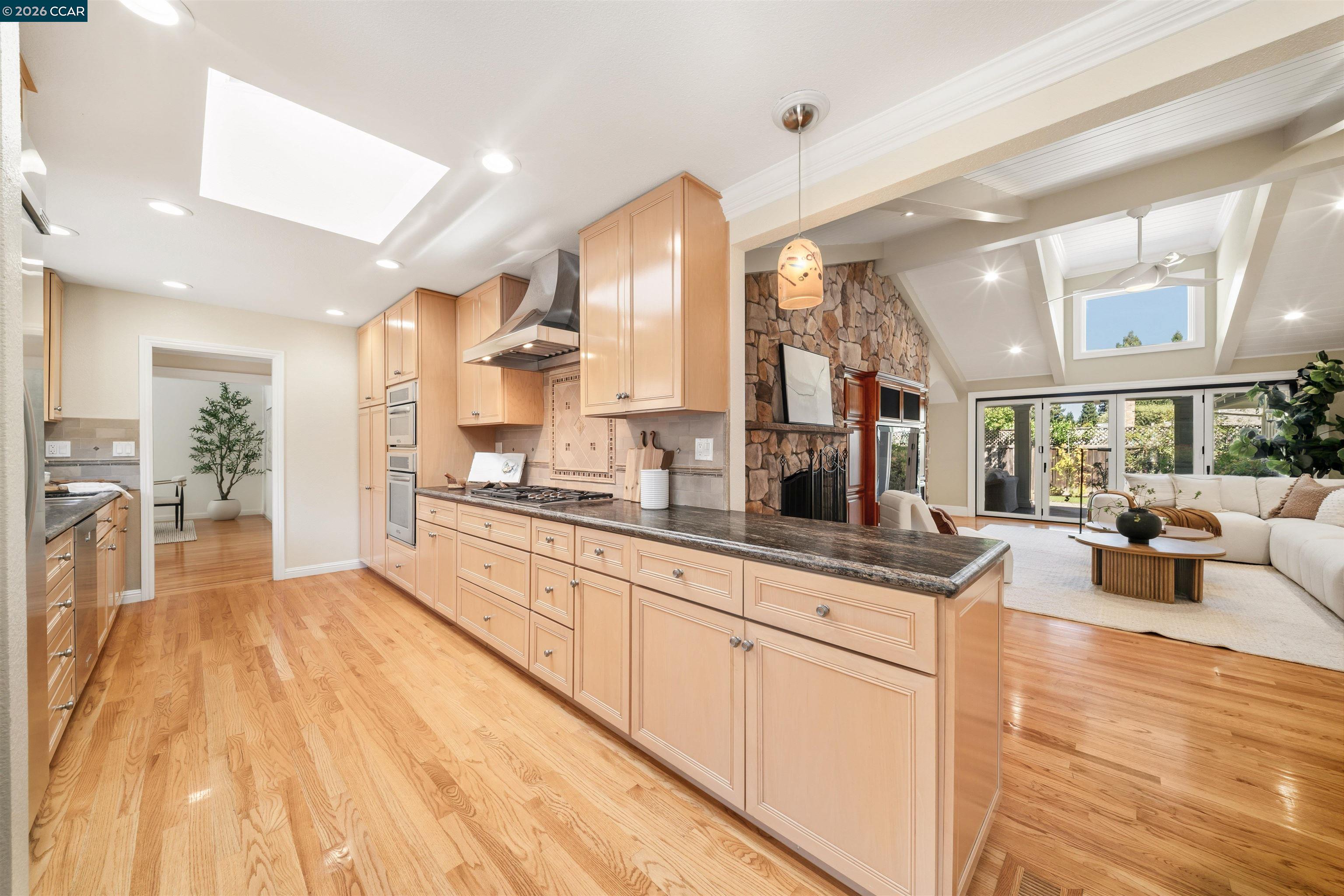 250 La Serena Ave