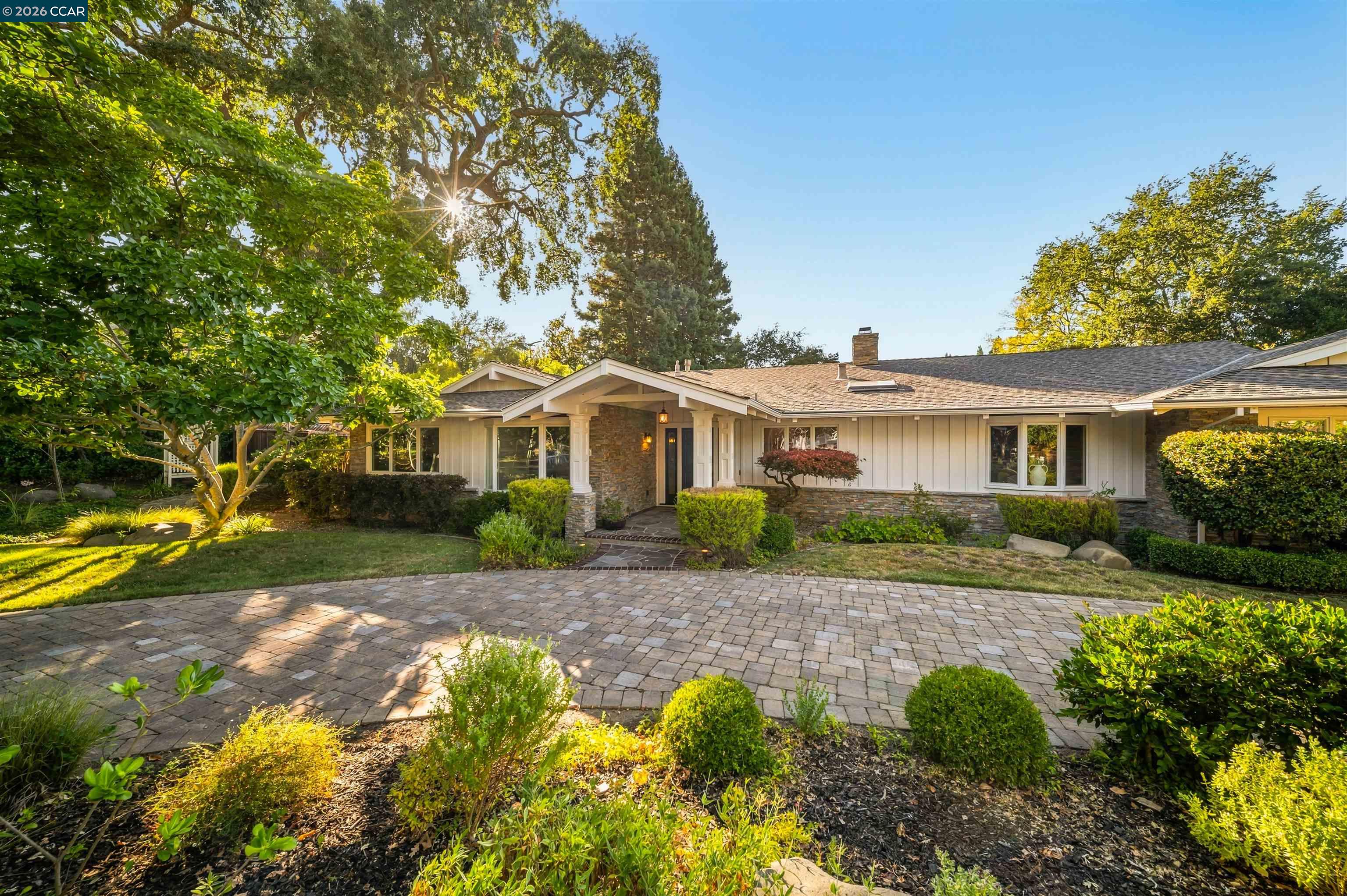 250 La Serena Ave