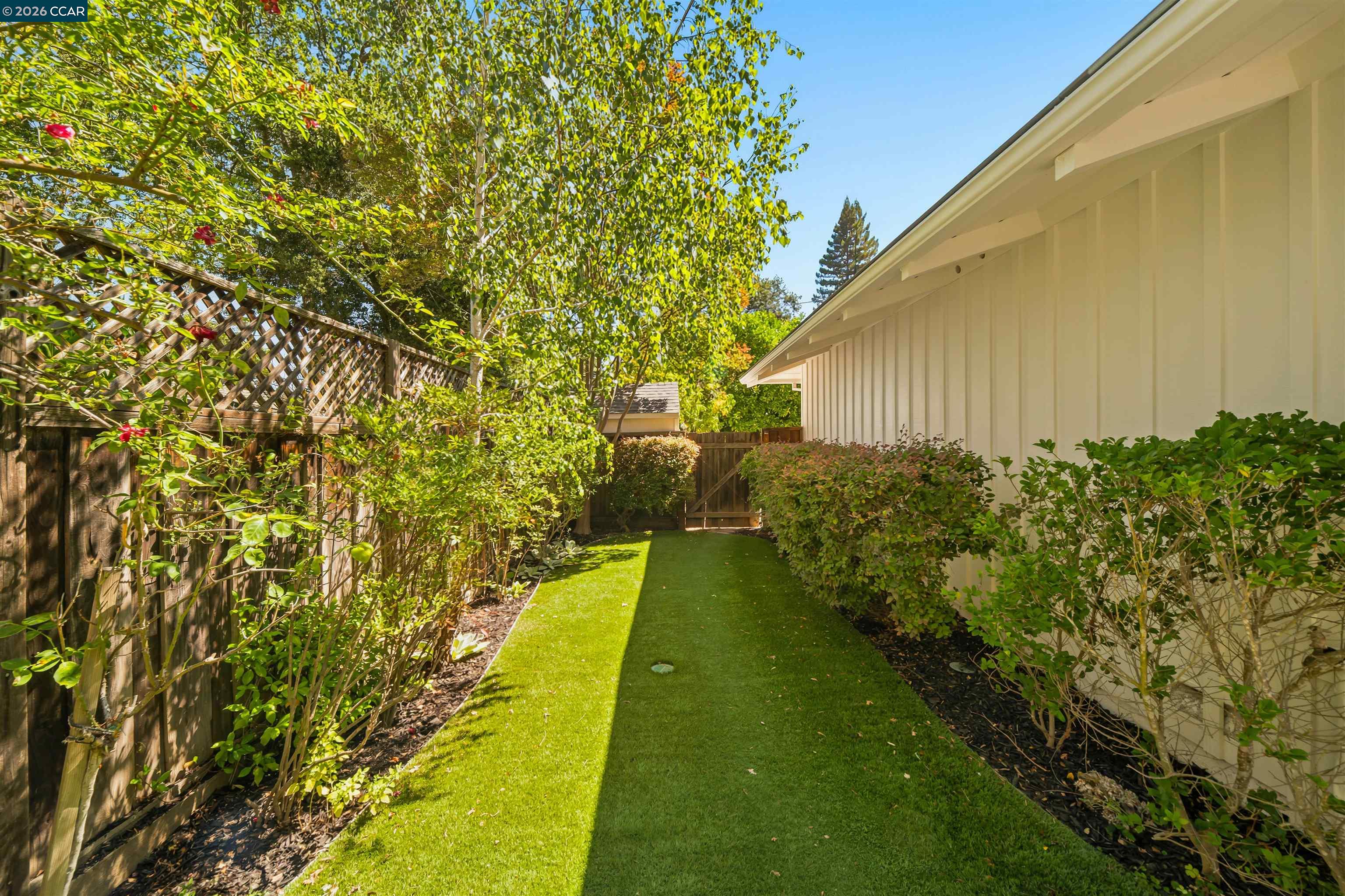 250 La Serena Ave