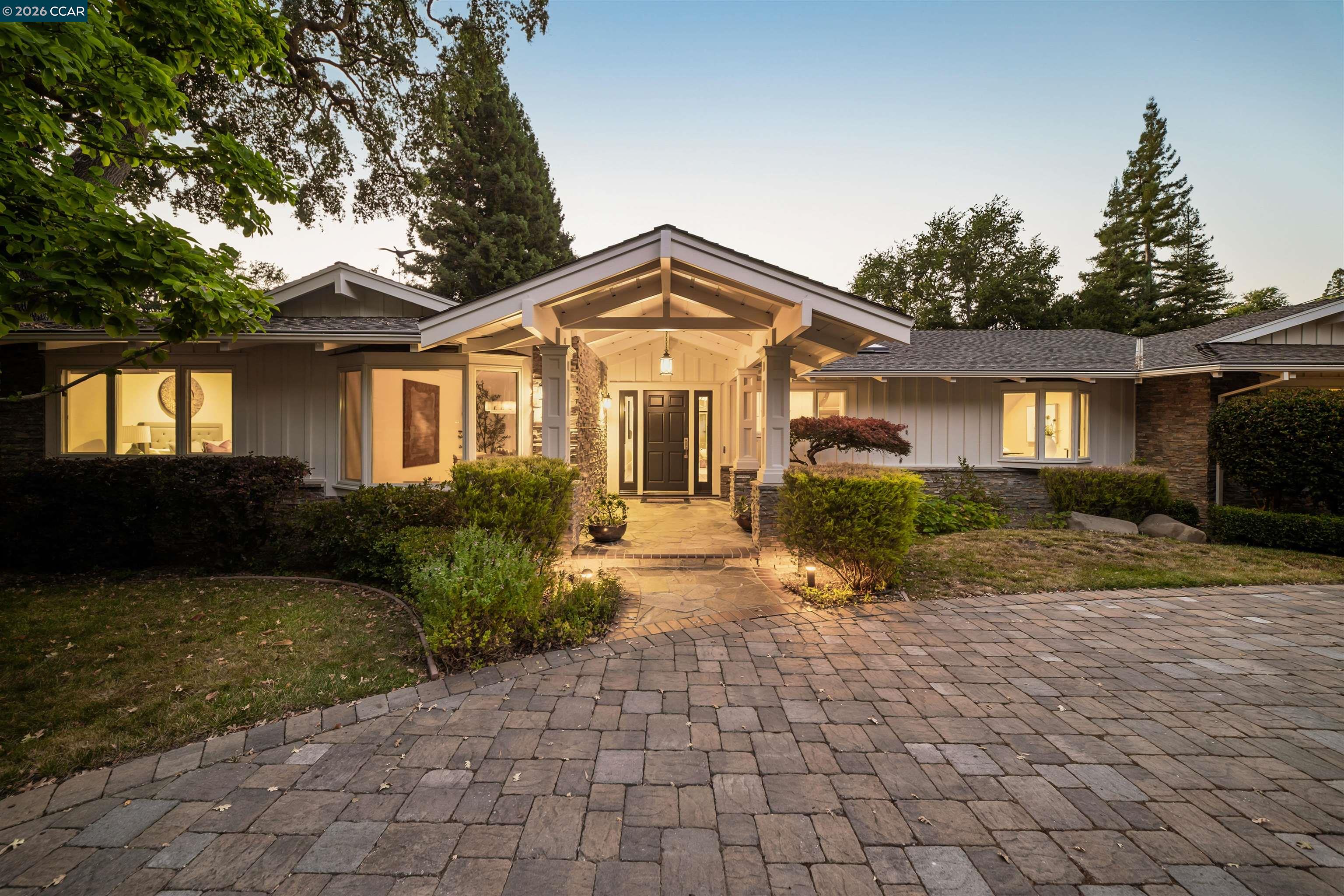 250 La Serena Ave