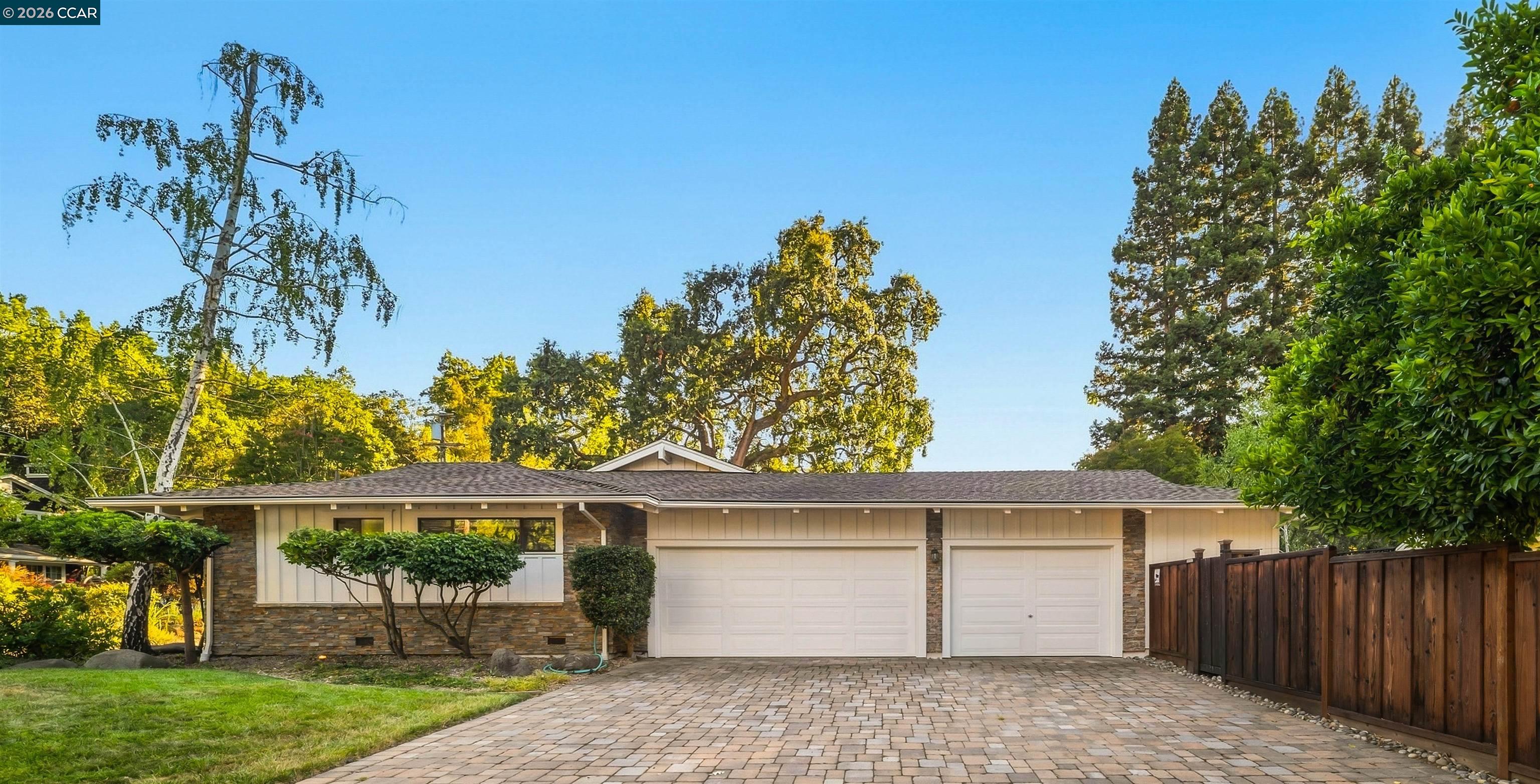 250 La Serena Ave