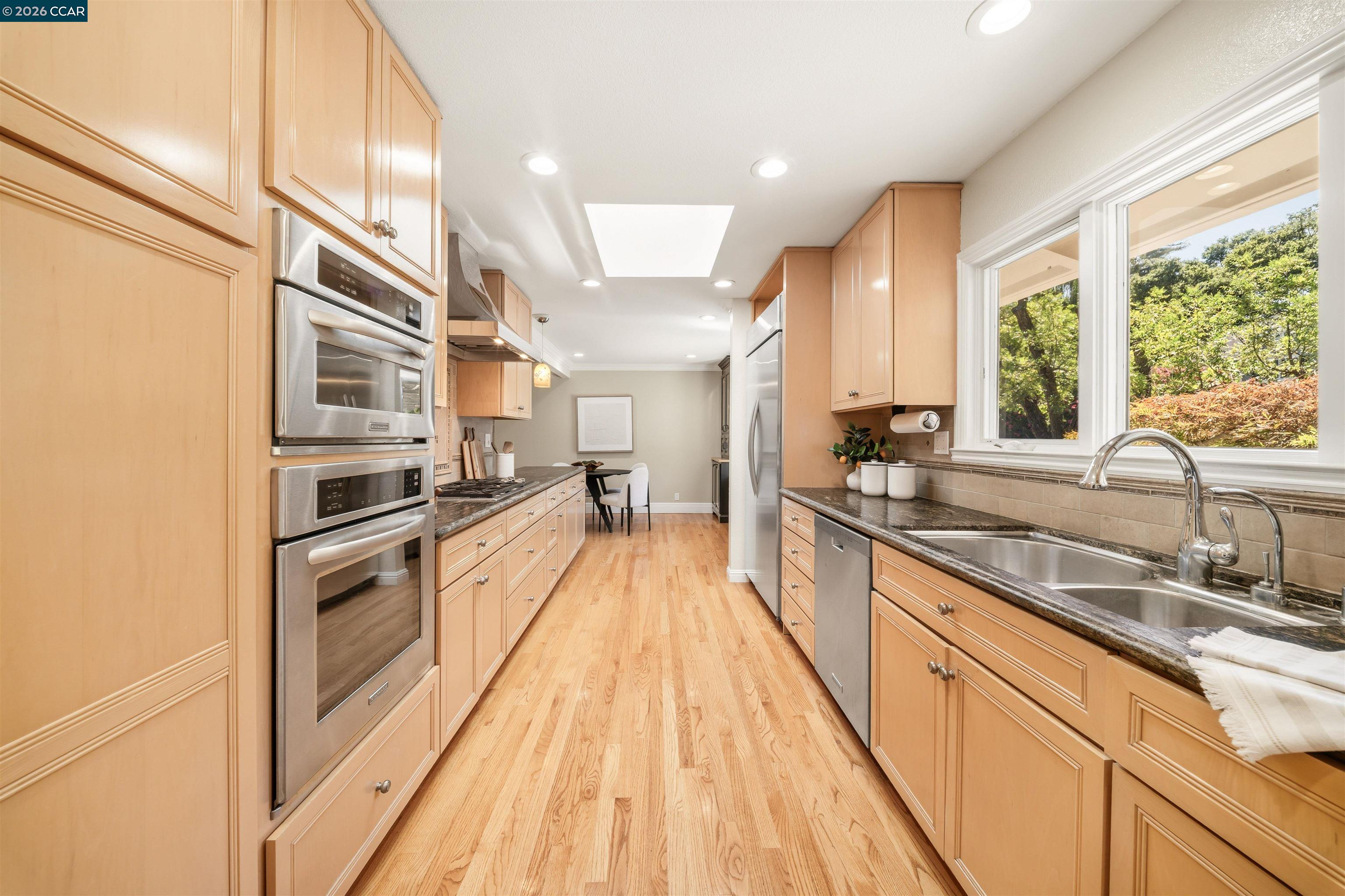 250 La Serena Ave