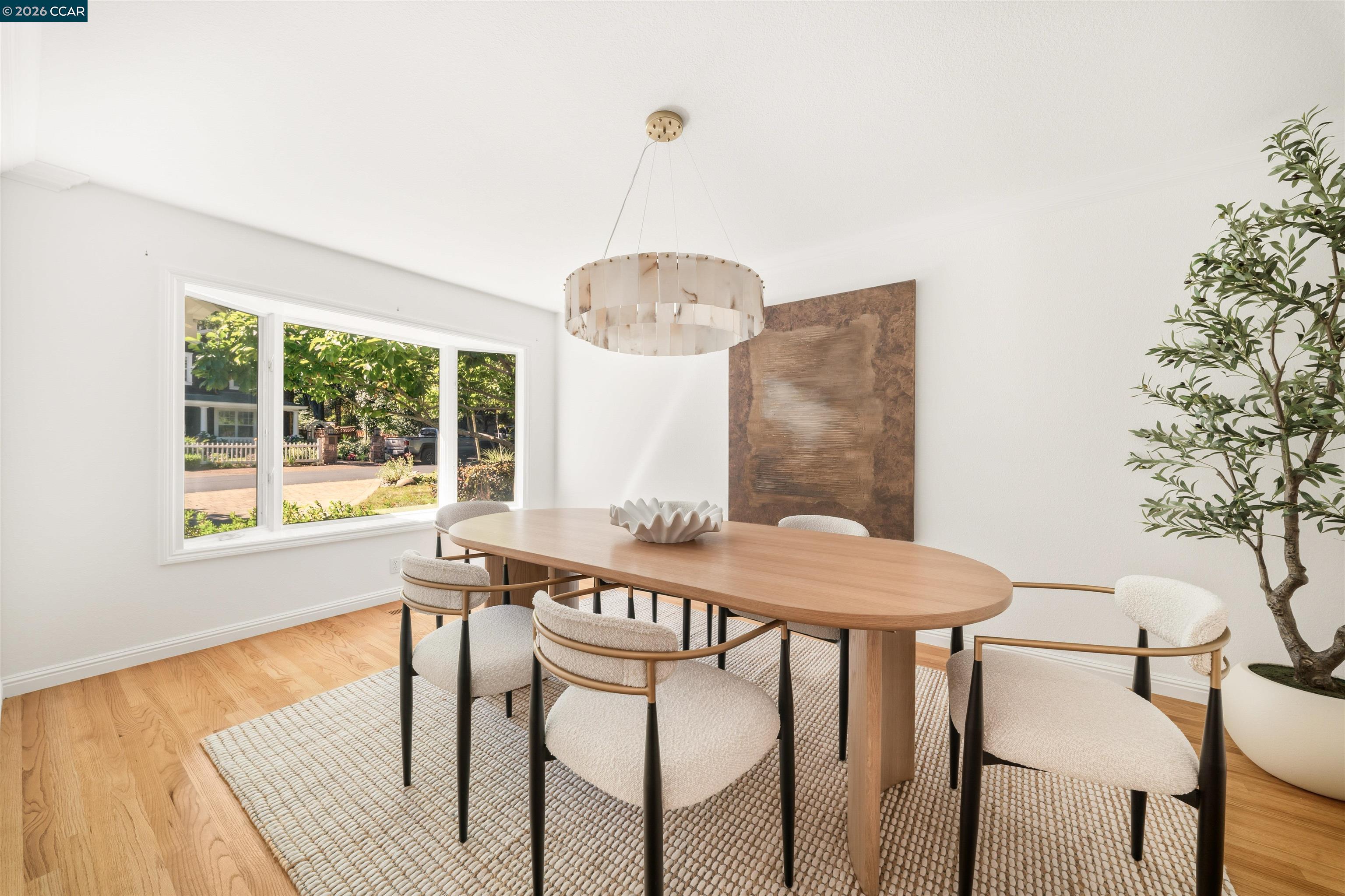 250 La Serena Ave