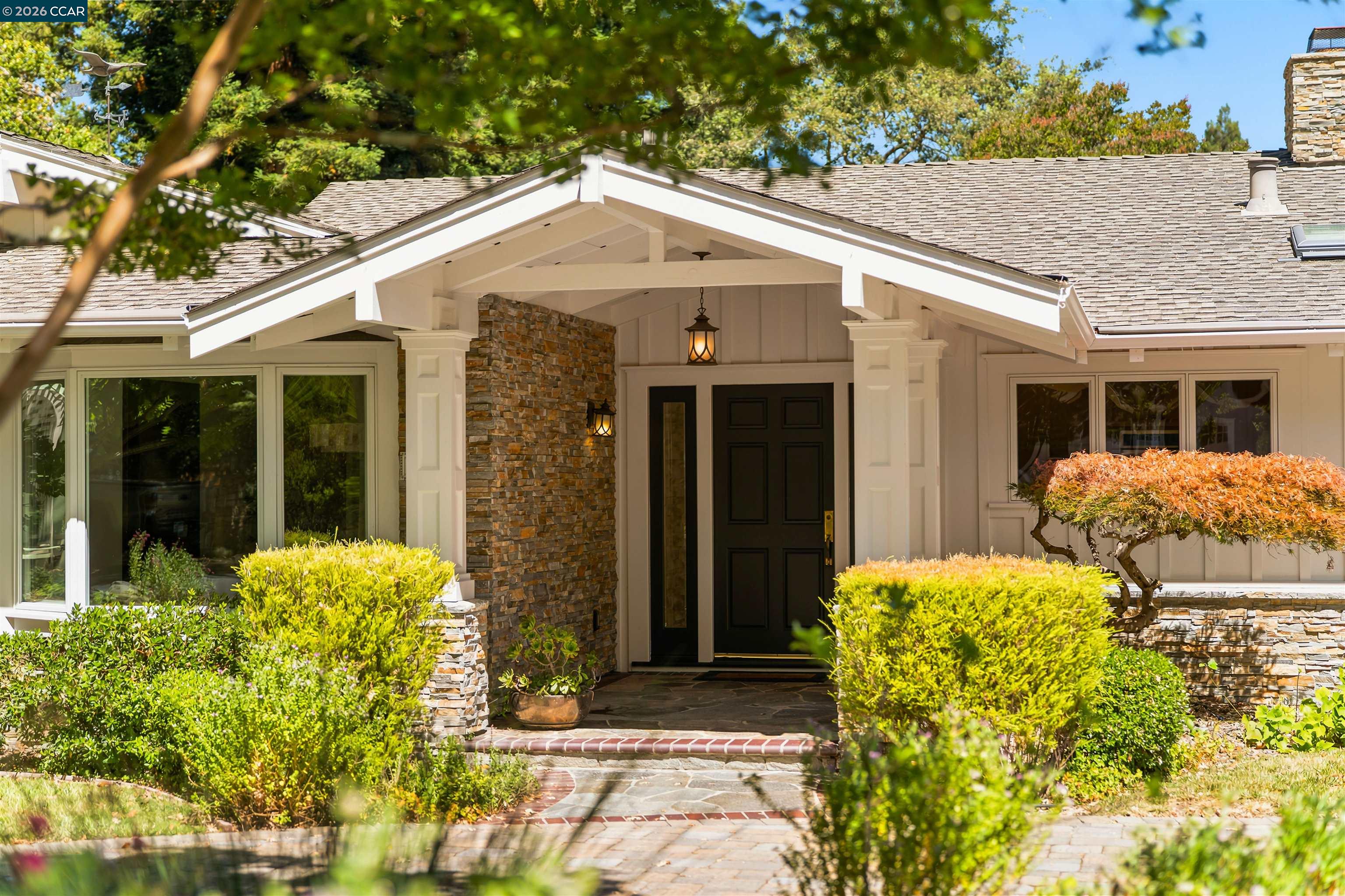 250 La Serena Ave