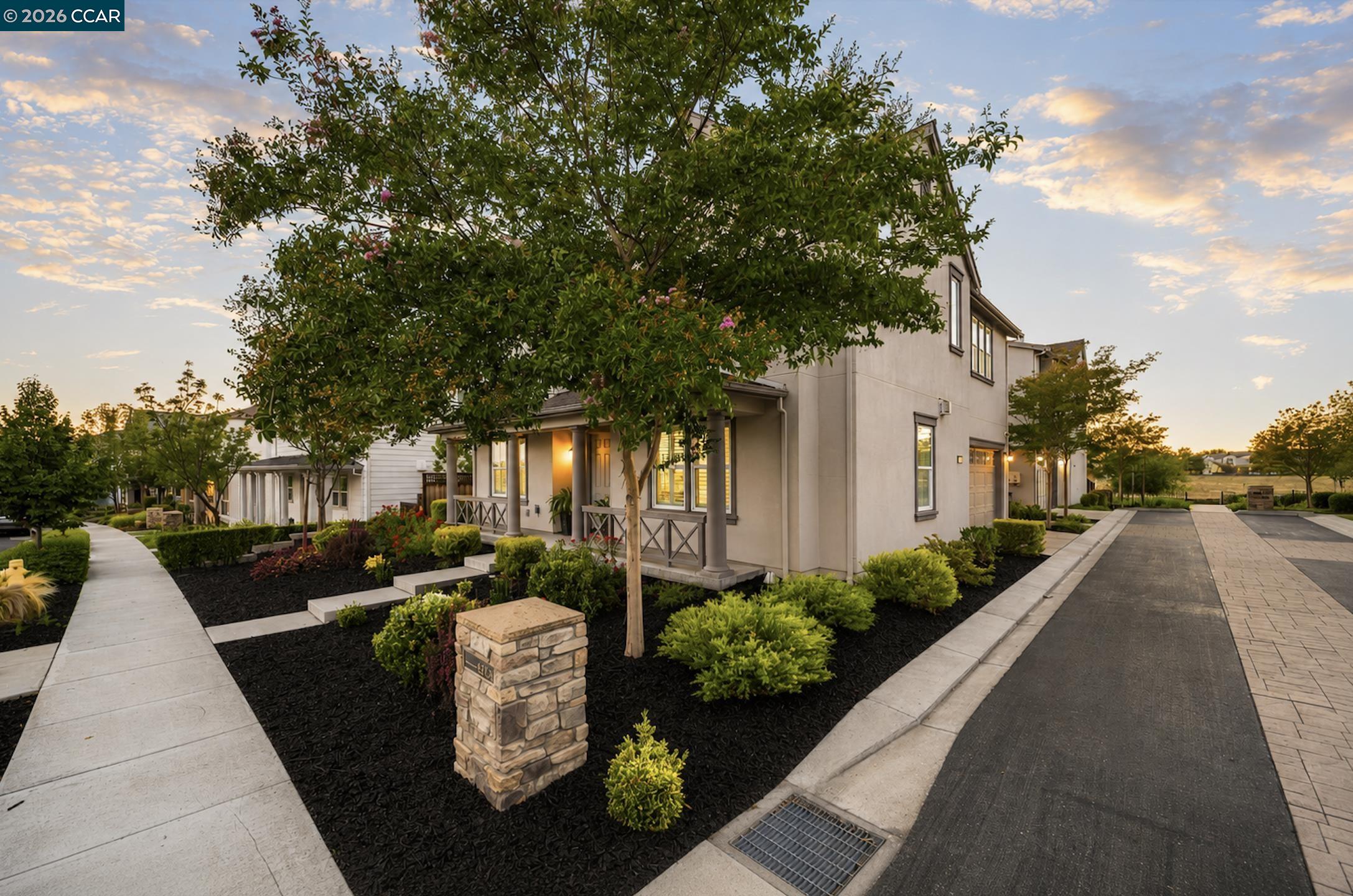 4266 Sunset View Dr