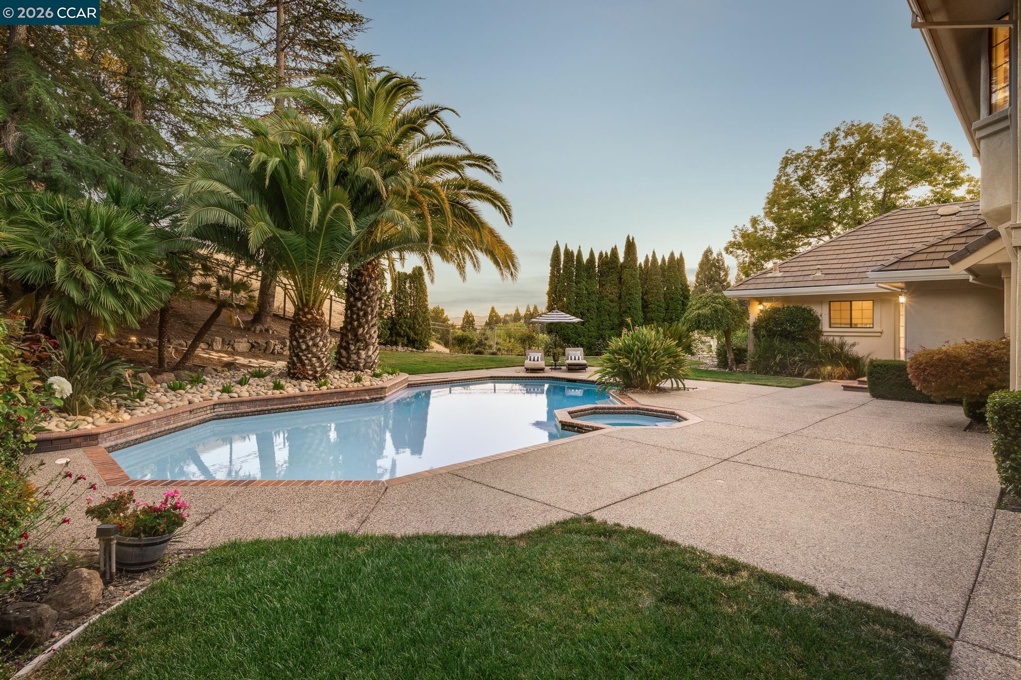 10 Bent Oak Ct