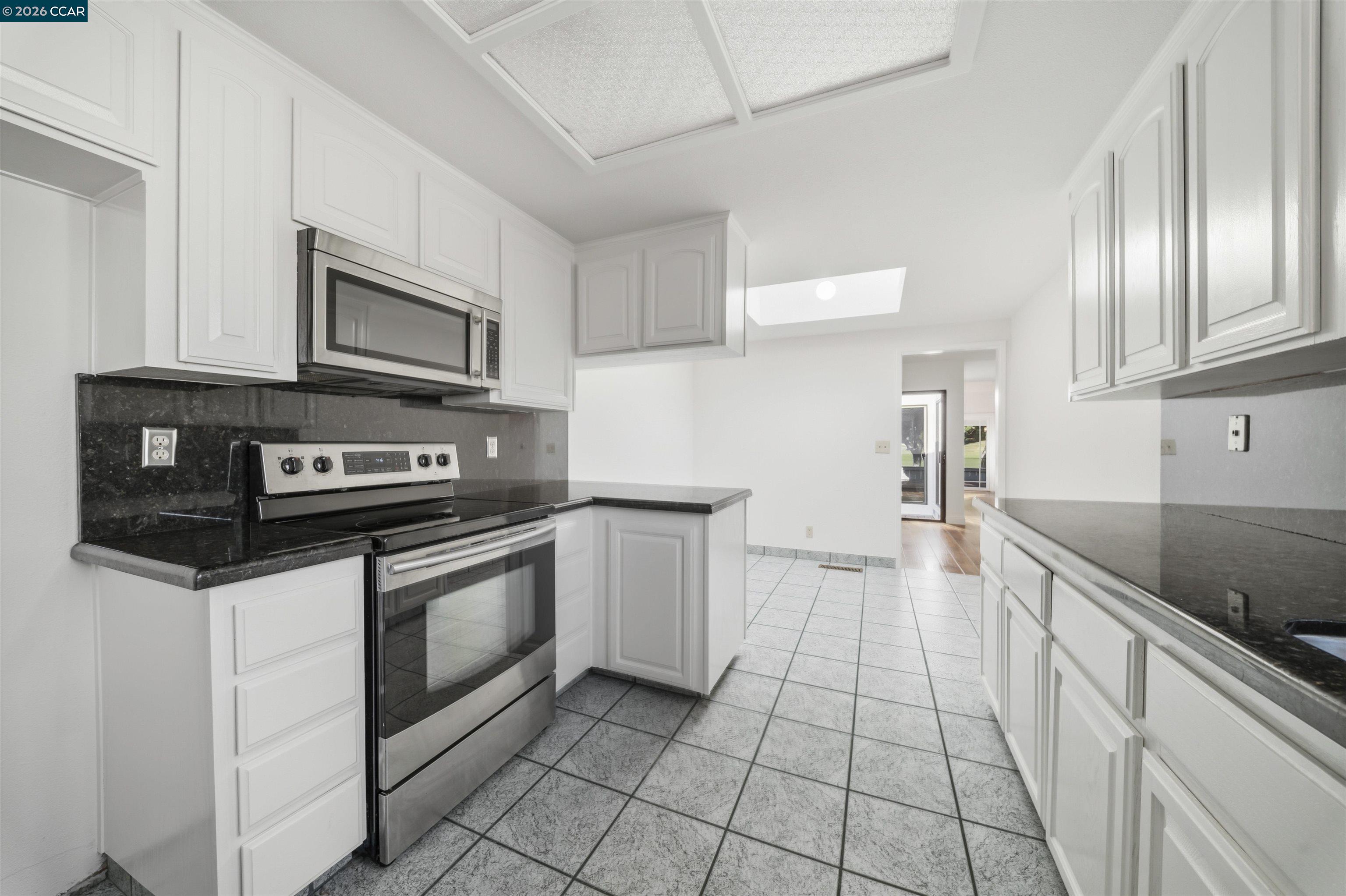 2124 Presidio Ct