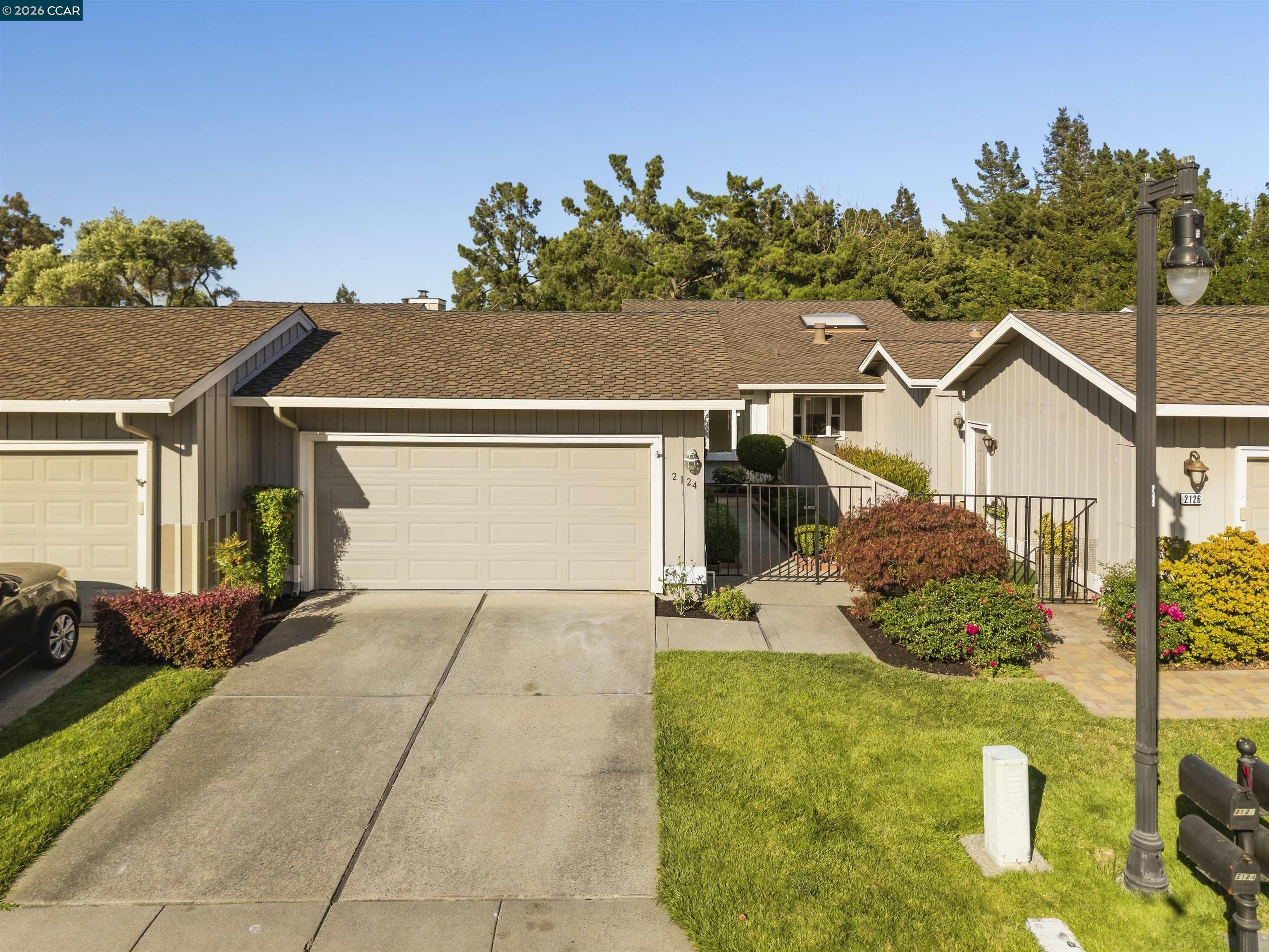 2124 Presidio Ct