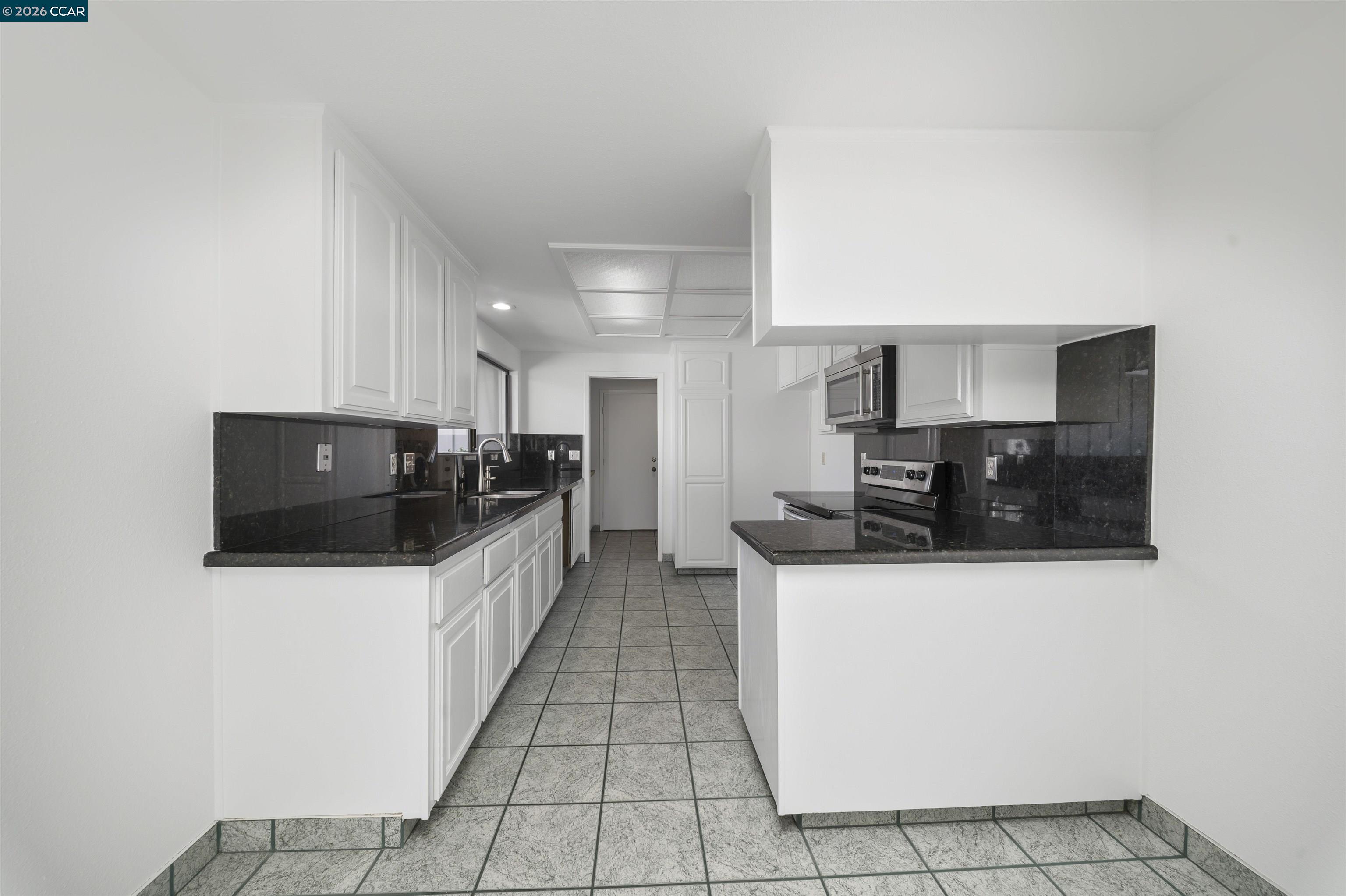 2124 Presidio Ct