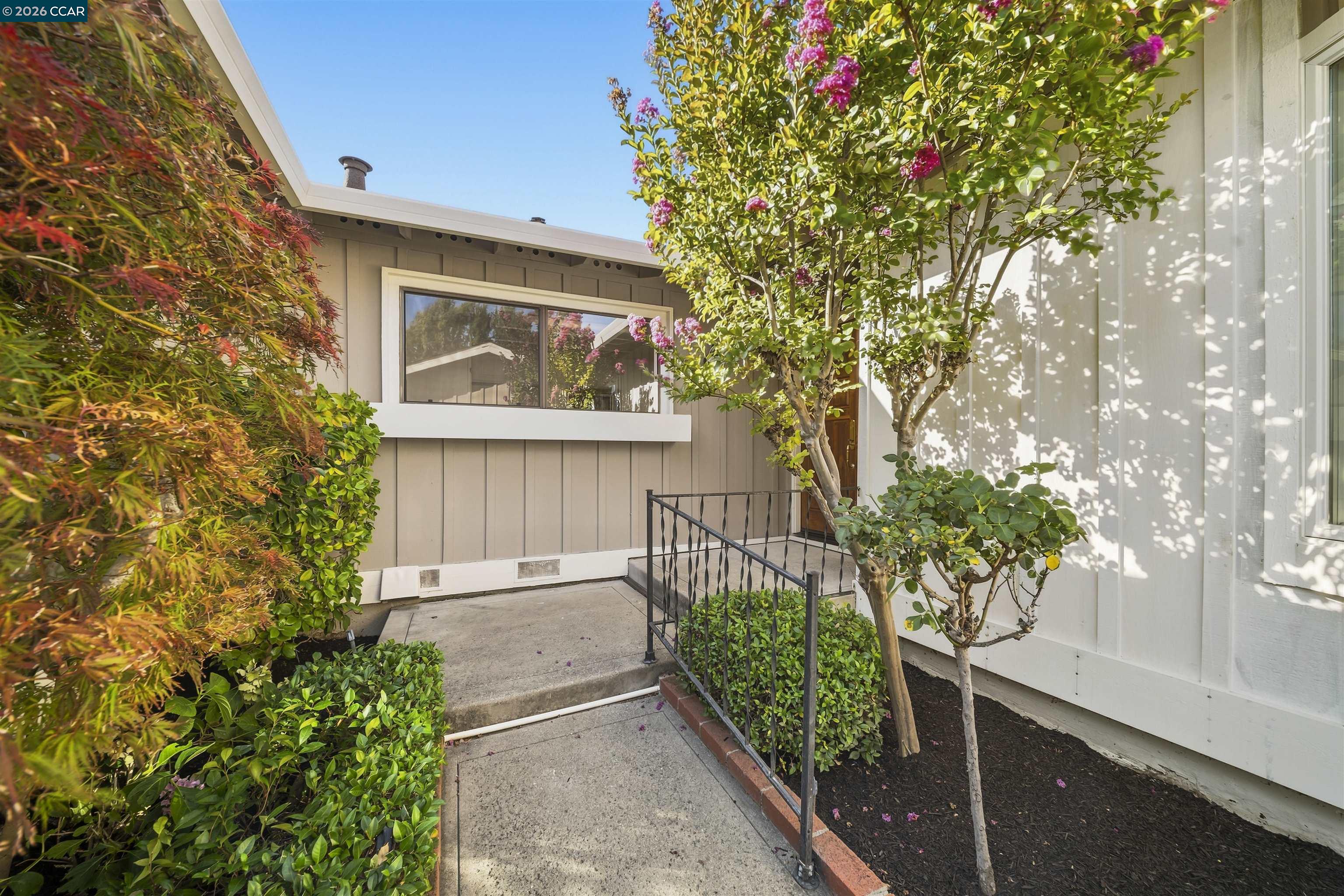 2124 Presidio Ct
