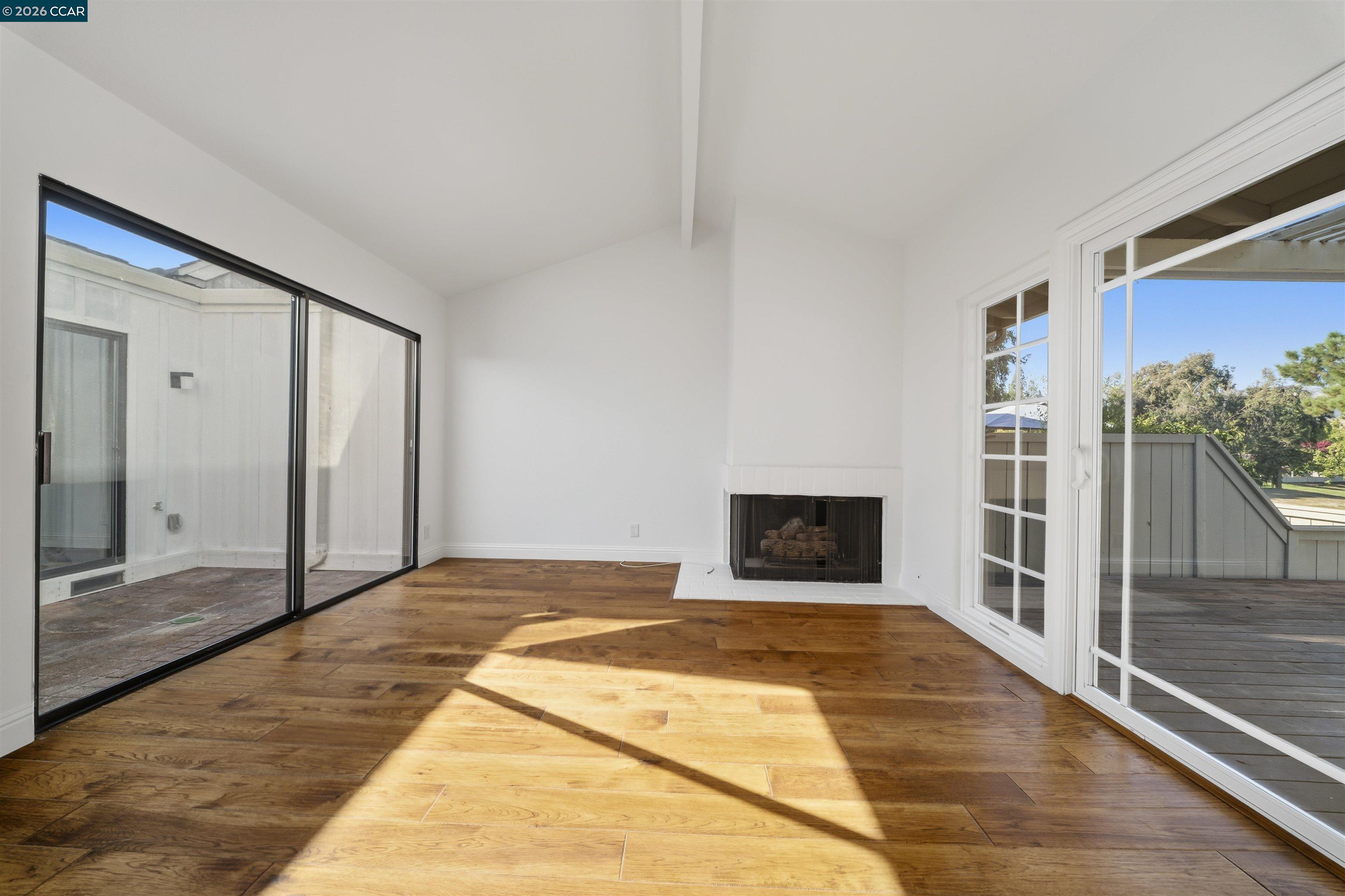 2124 Presidio Ct
