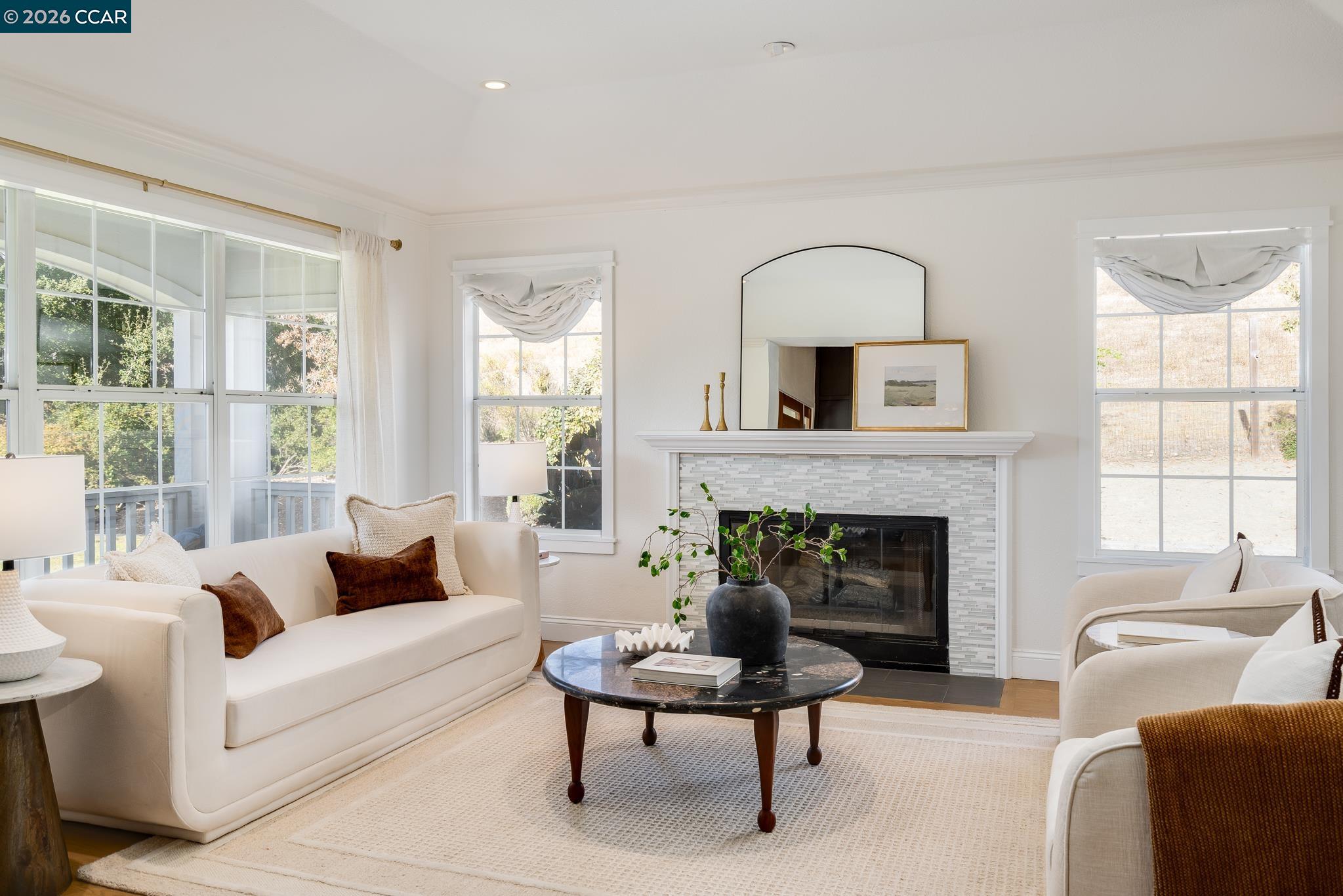 7 Eastward Ln