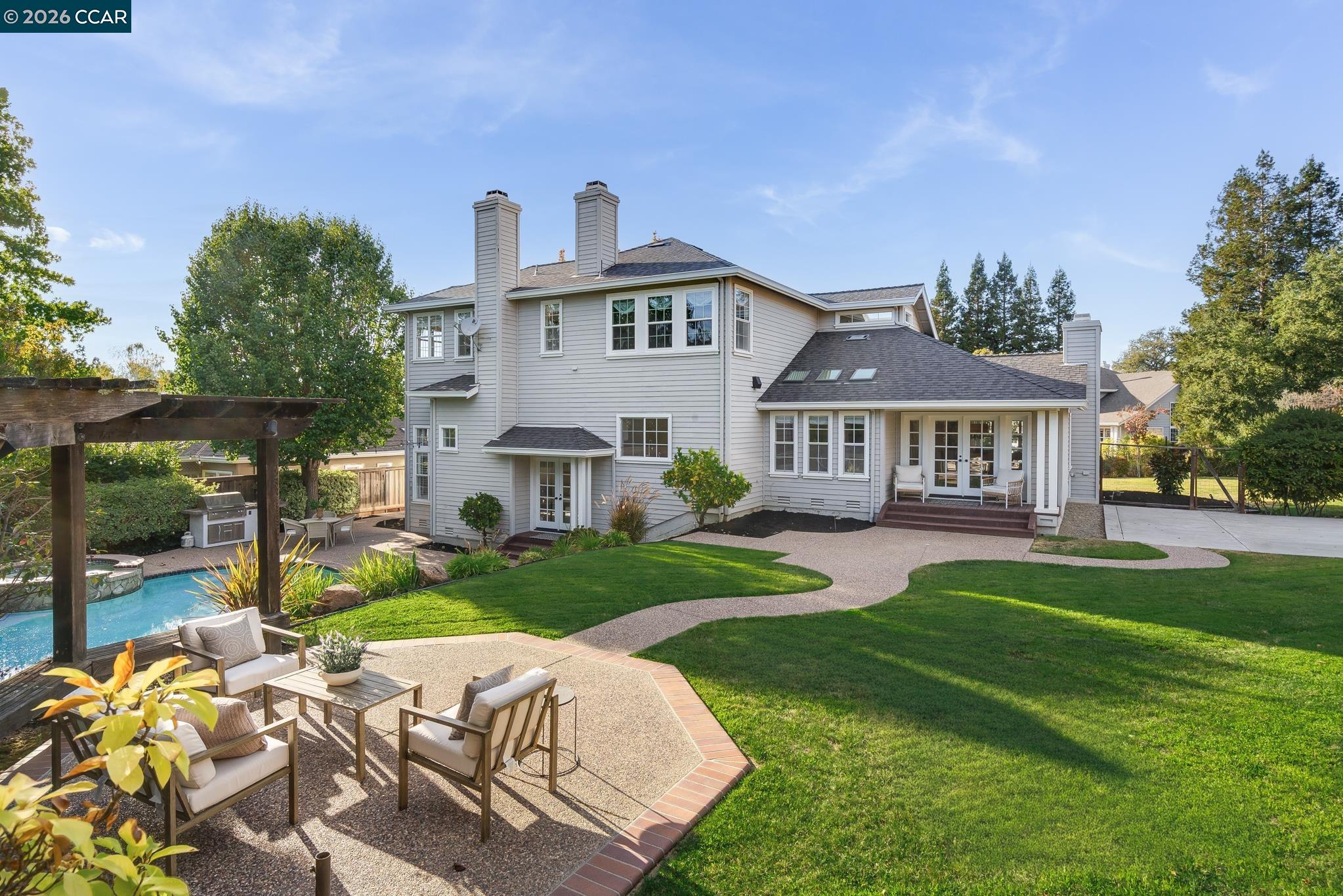 7 Eastward Ln