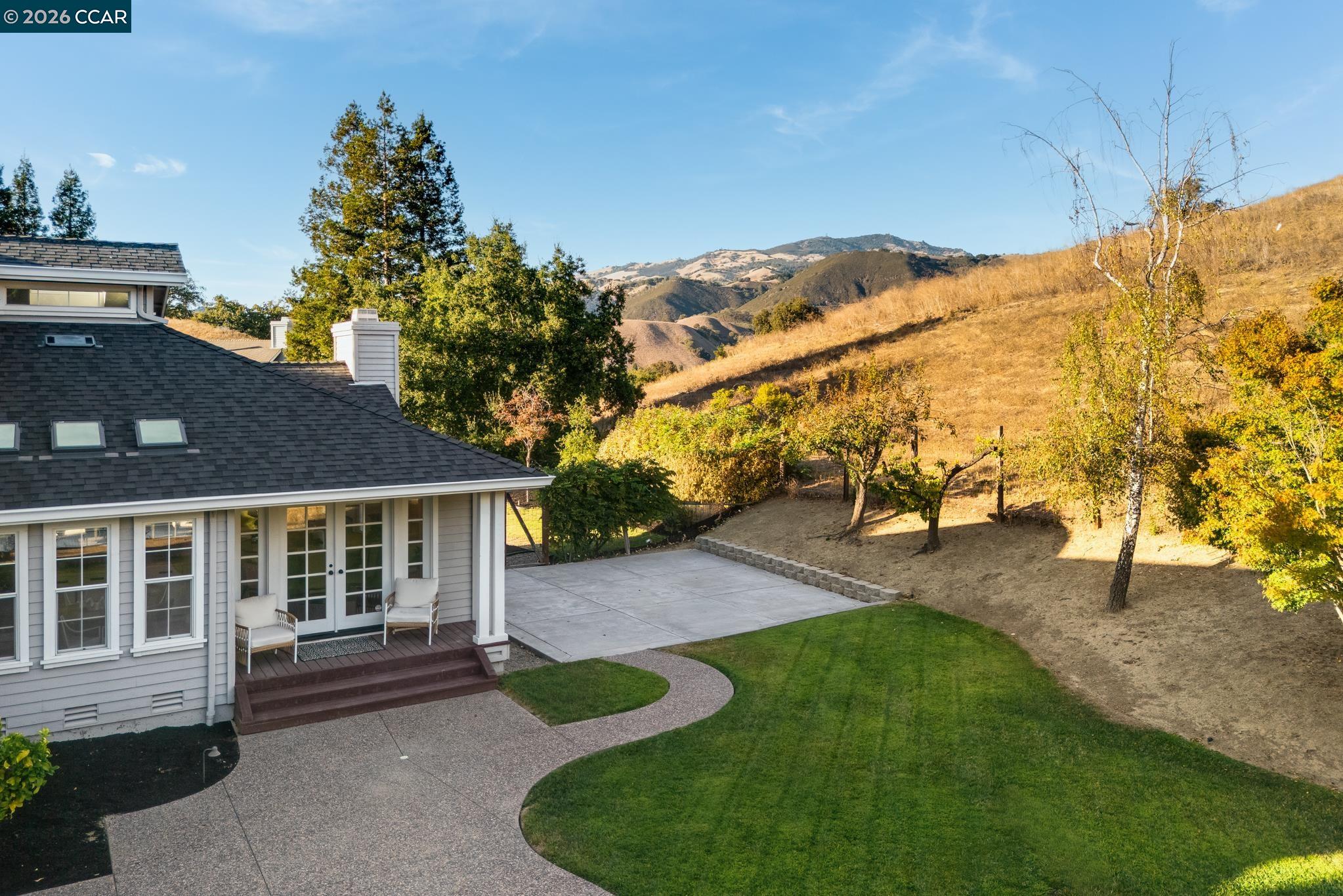 7 Eastward Ln