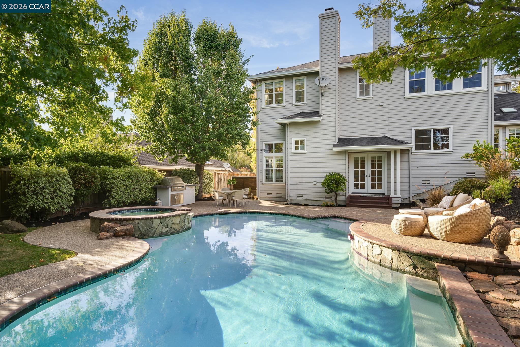 7 Eastward Ln